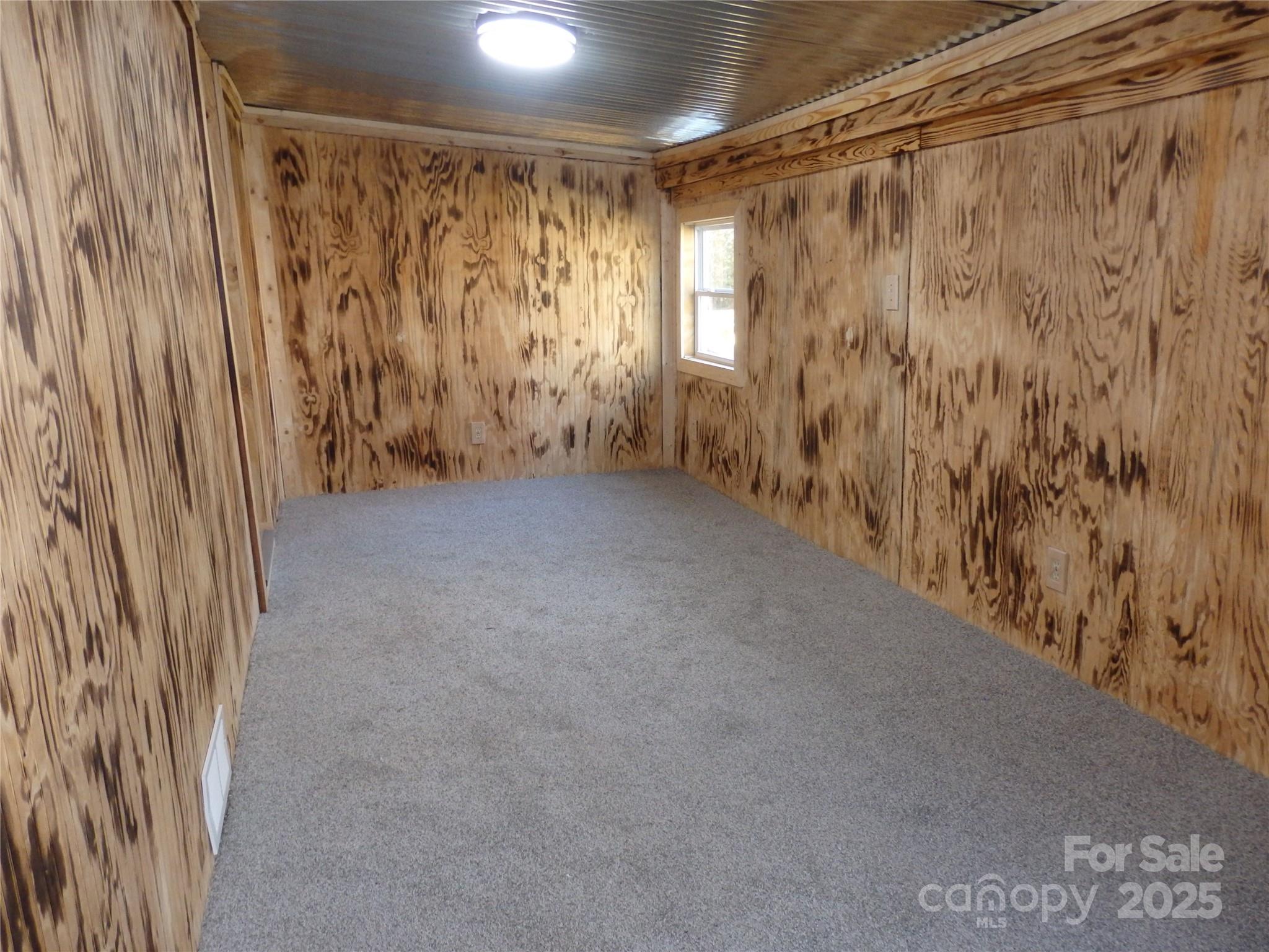 539 W Salisbury Street Property Photo 21