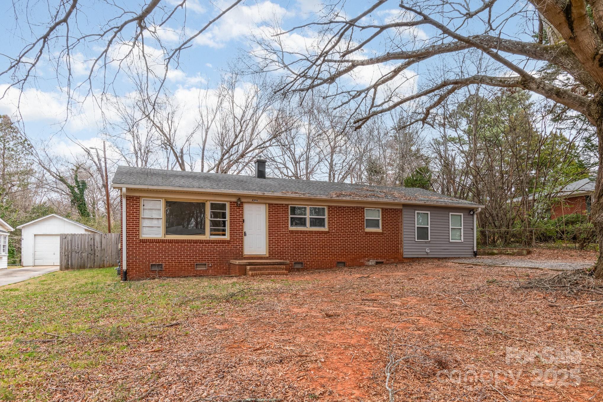 2209 Dale Avenue Property Photo