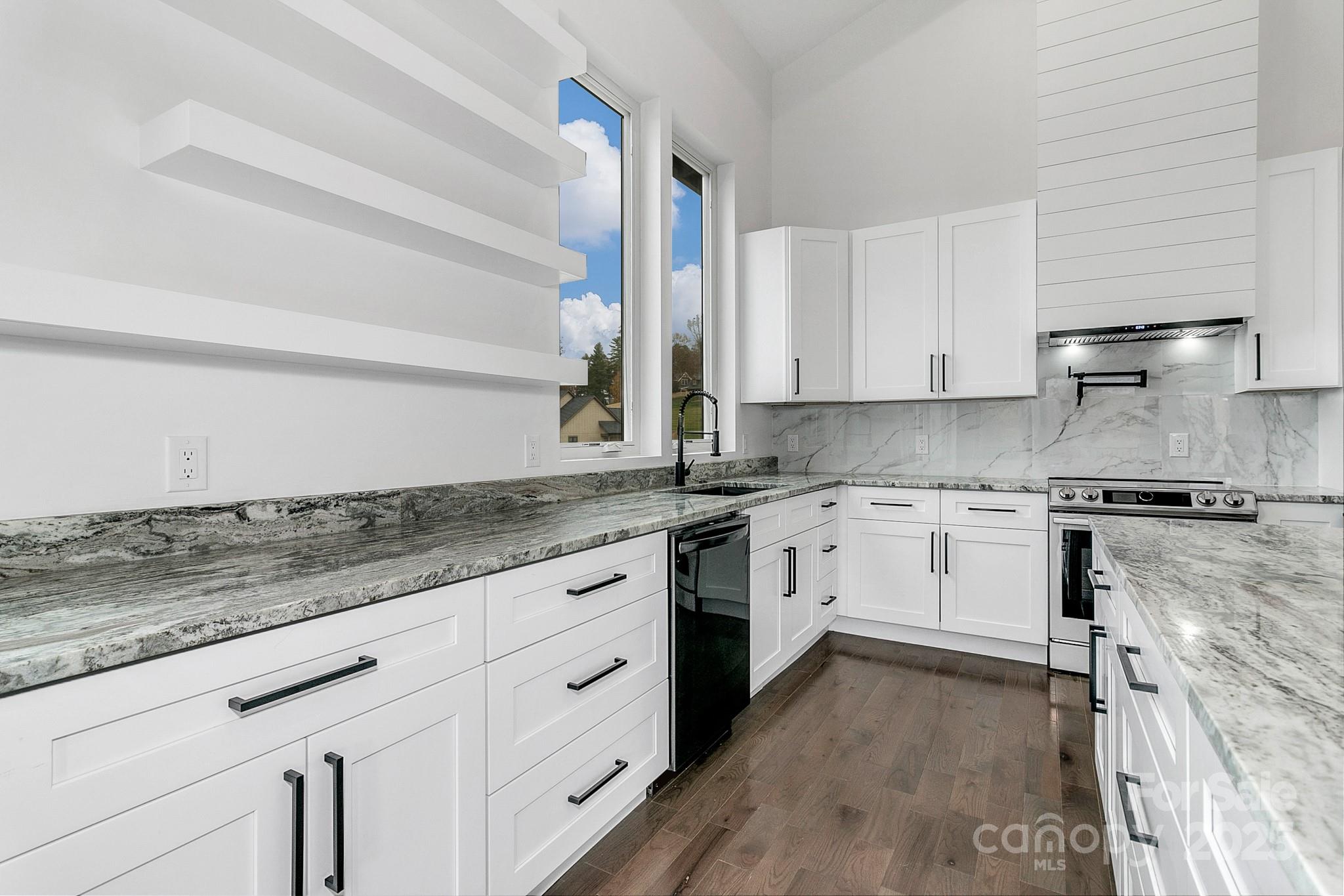 52 Temujin Drive Property Photo 15