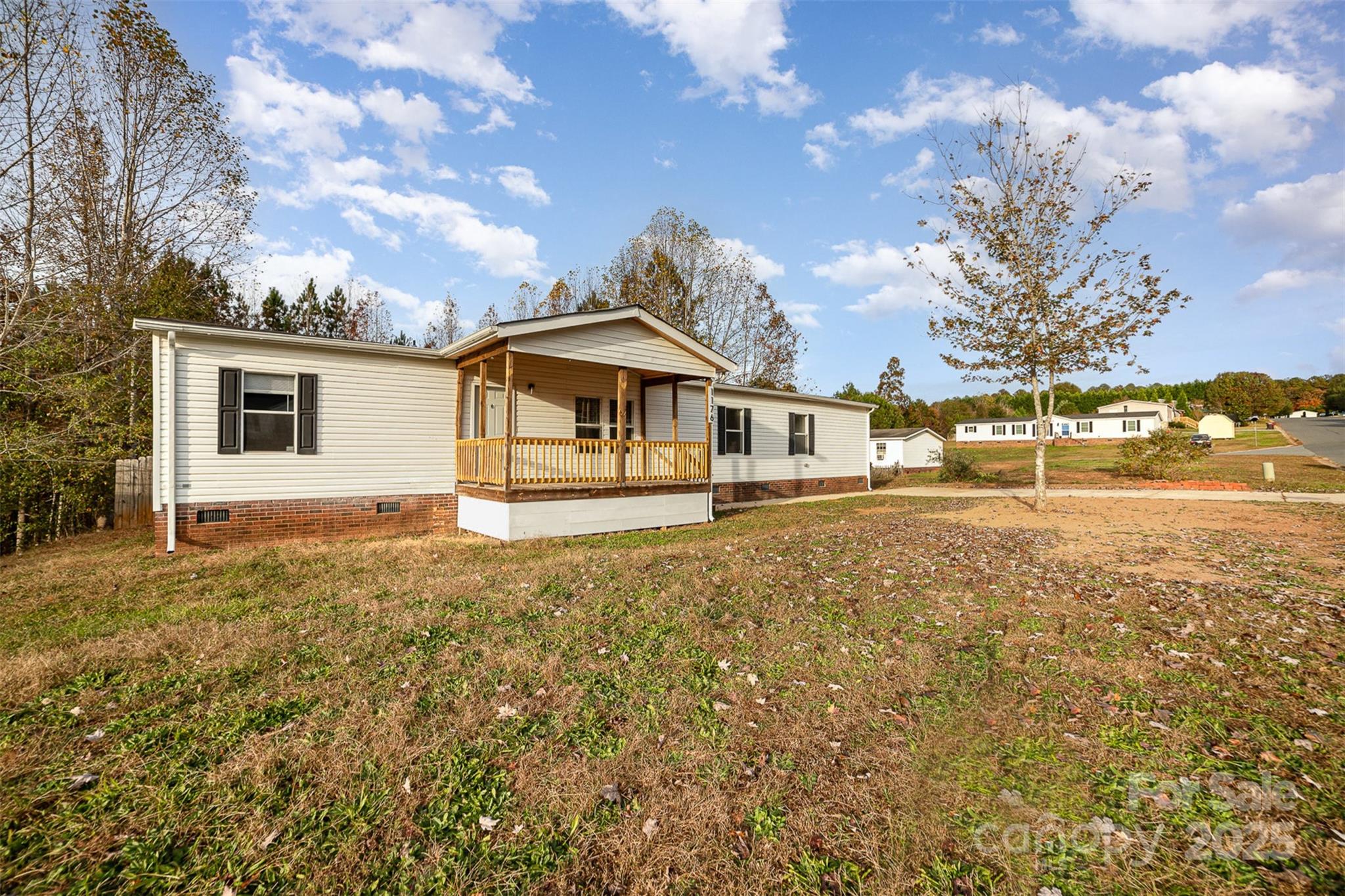 1176 Peppertree Drive Property Photo 2