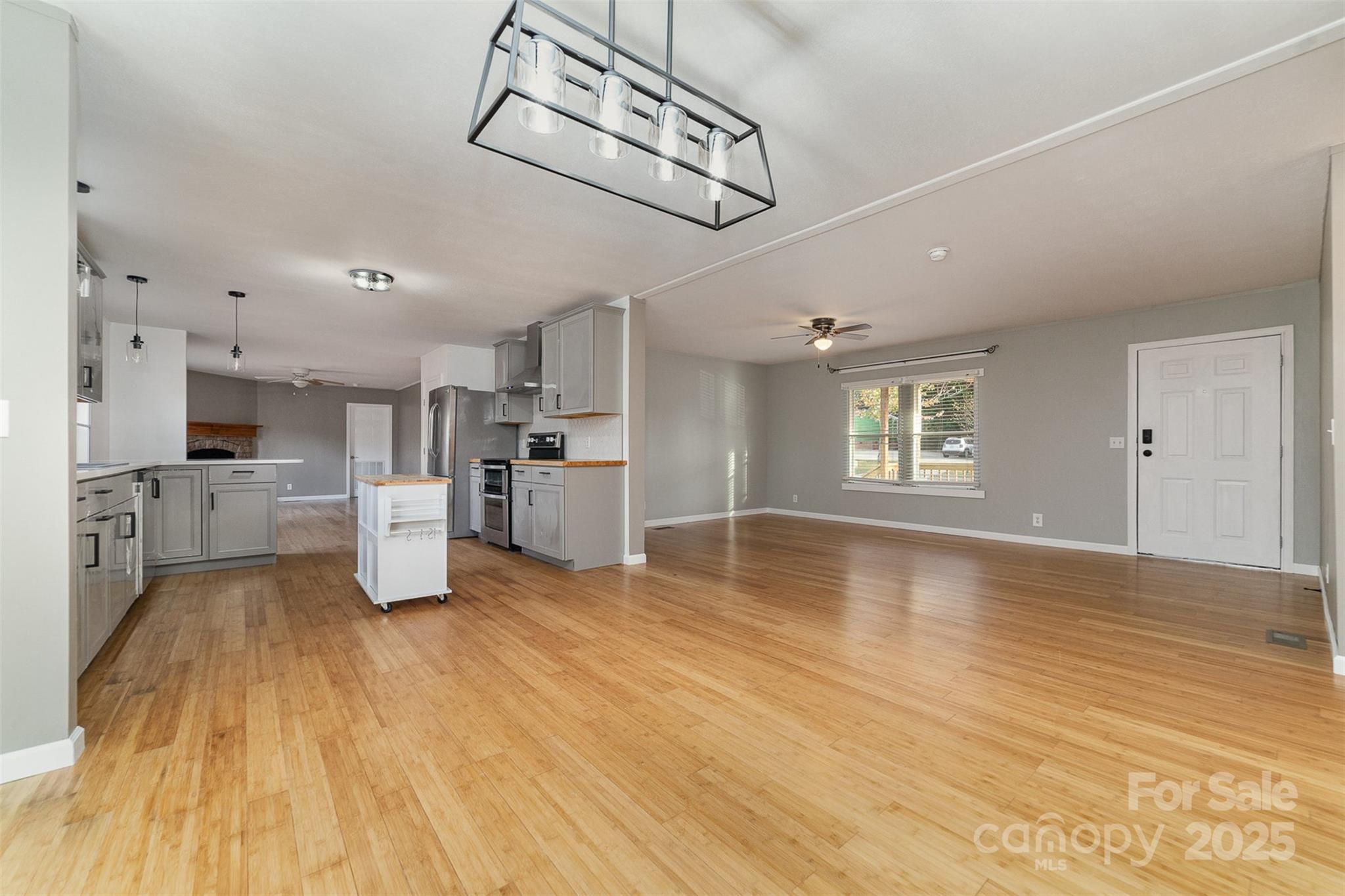 1176 Peppertree Drive Property Photo 5
