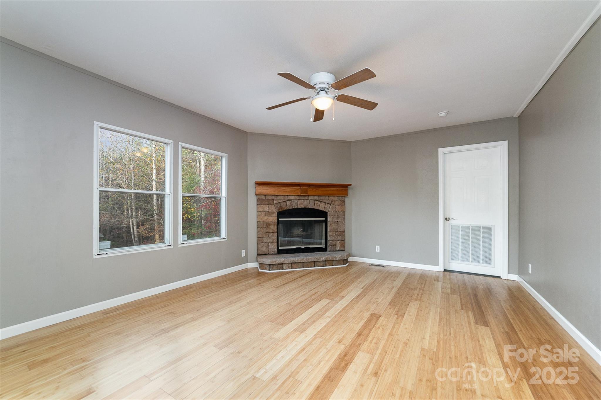 1176 Peppertree Drive Property Photo 8