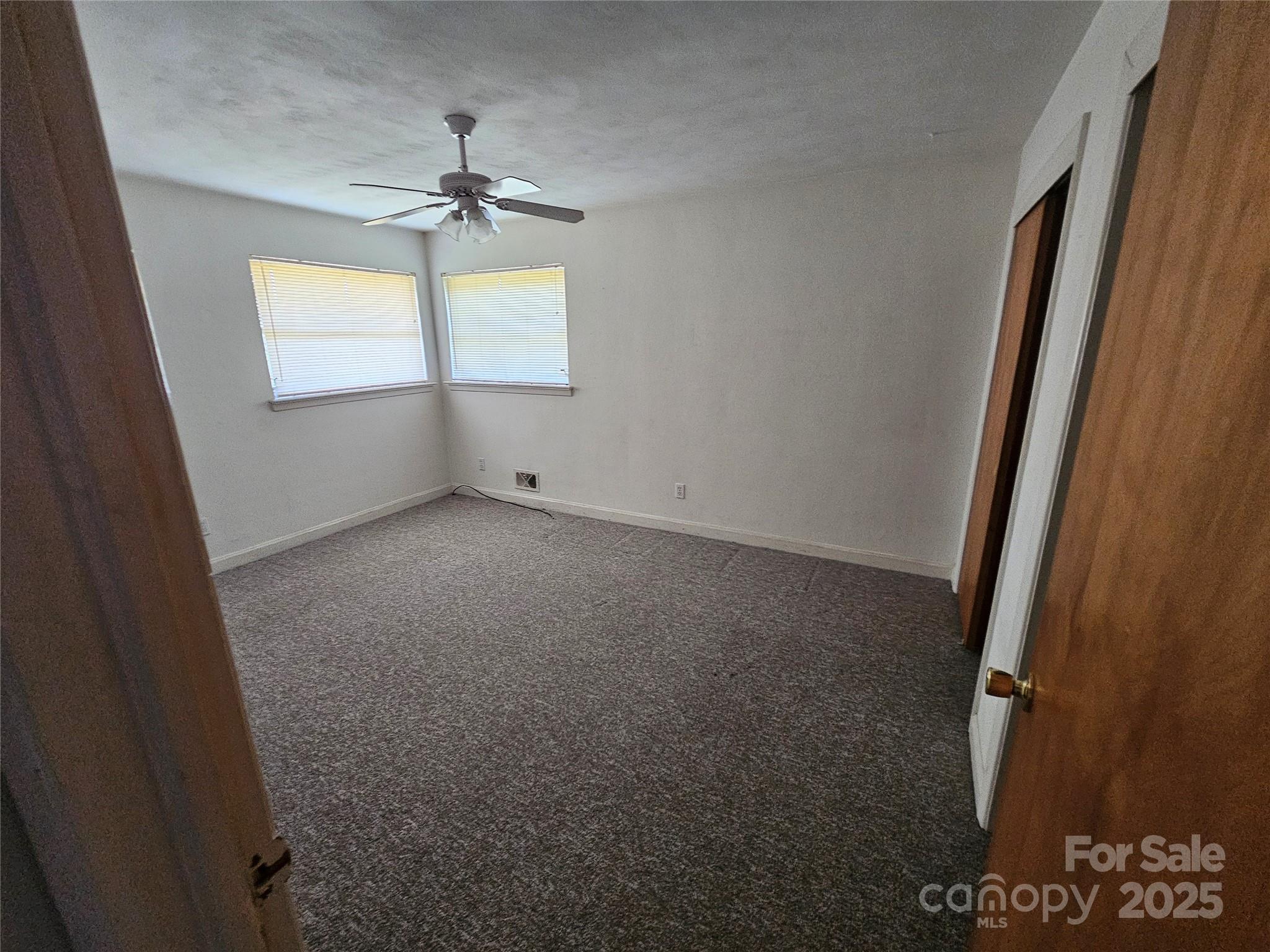 2440 Springs Road Property Photo 10