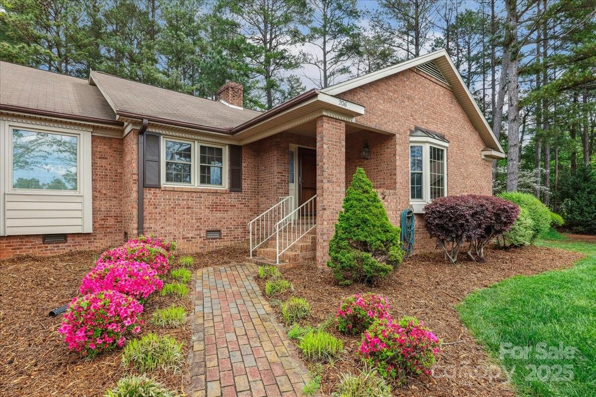 206 Swaim Court Property Photo