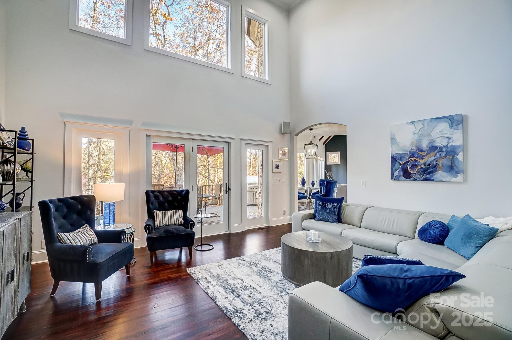 20361 Enclave Oaks Court Property Photo 6