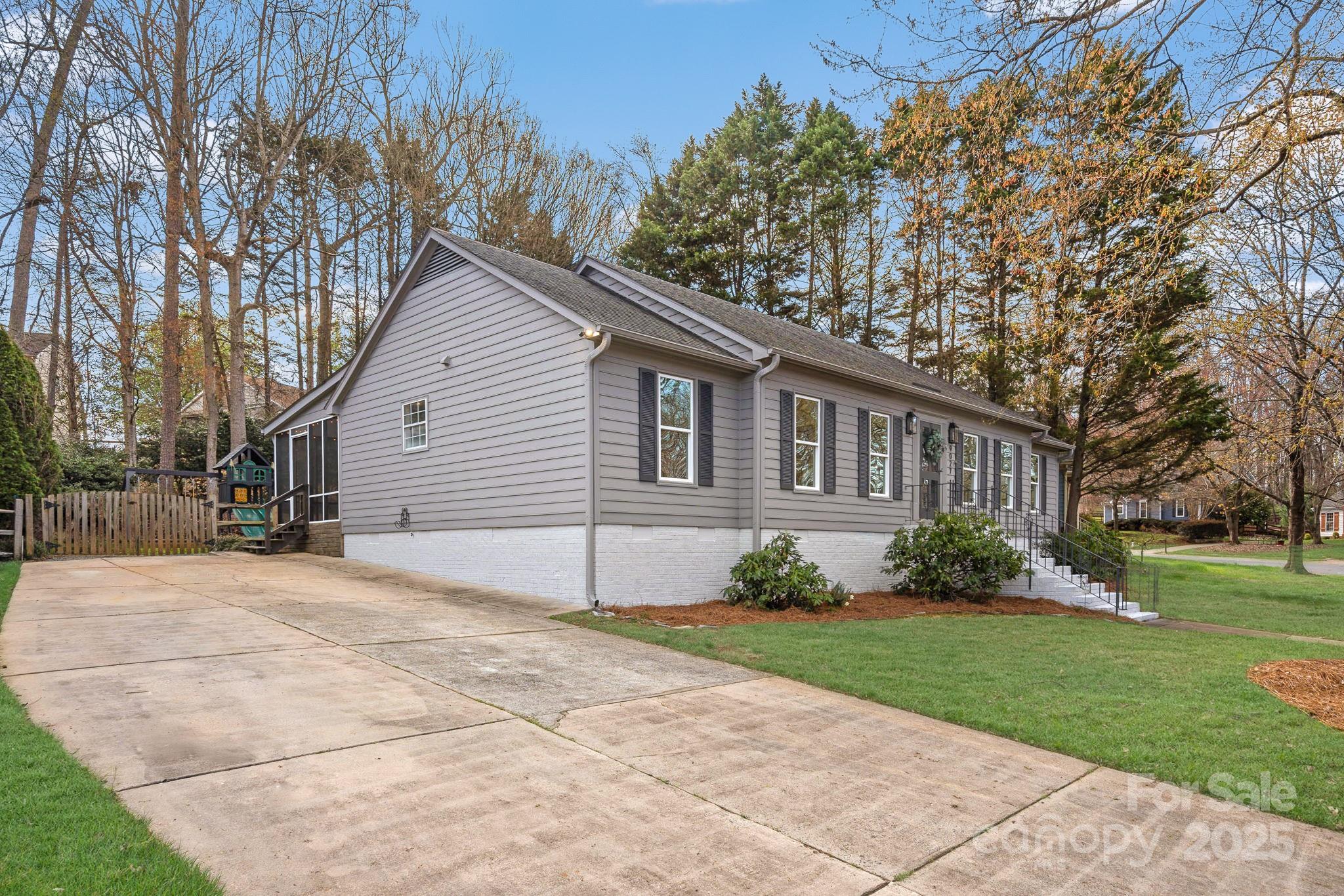 9027 Twin Trail Drive Property Photo 32