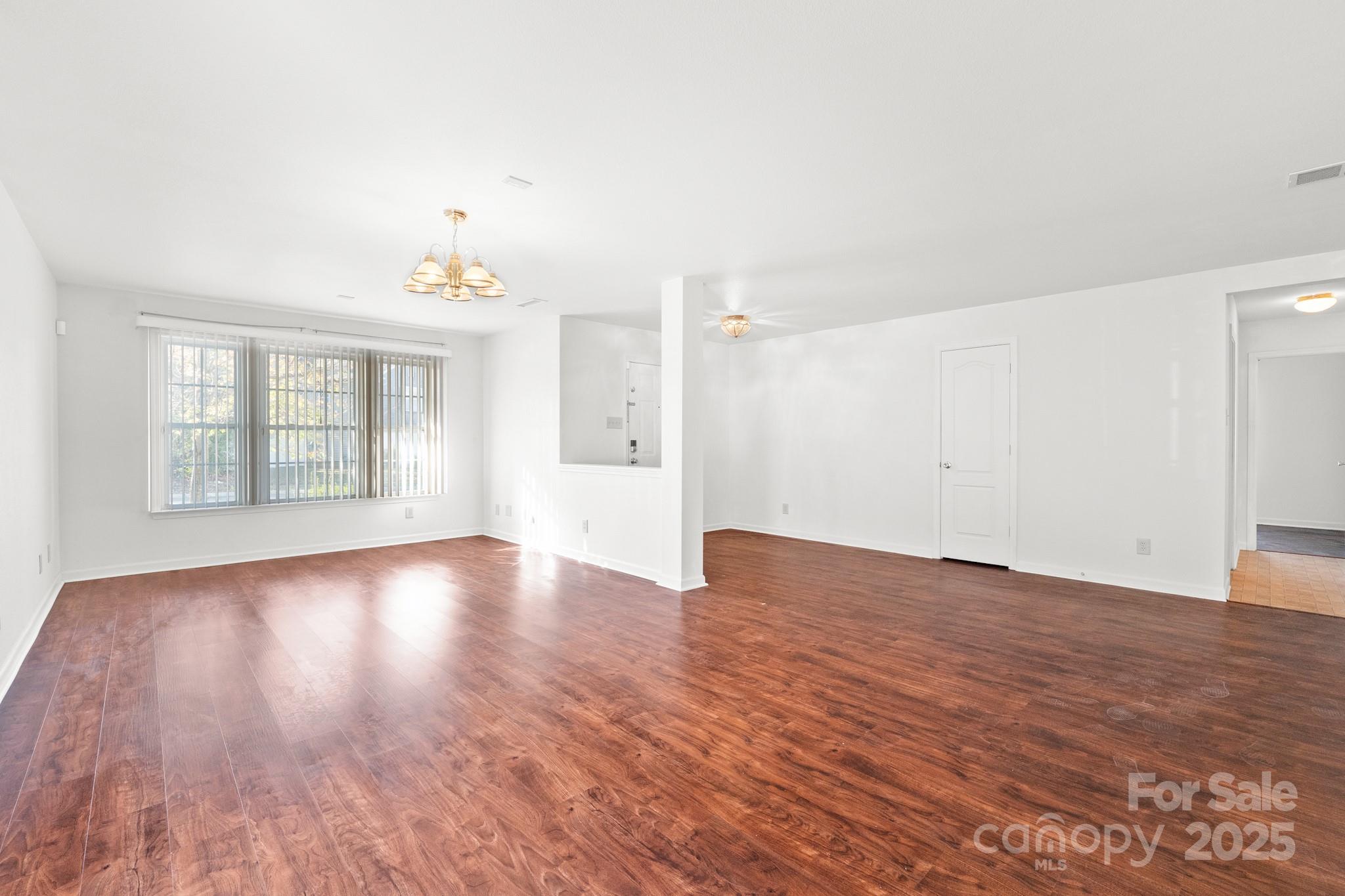 2318 Sweet Flag Court Property Photo 6