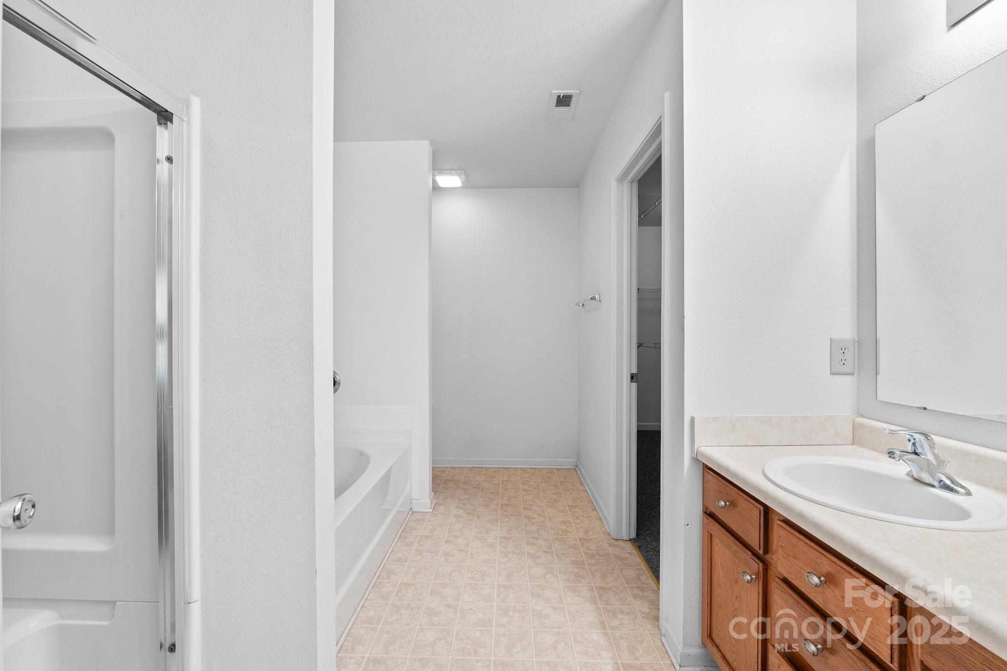 2318 Sweet Flag Court Property Photo 13