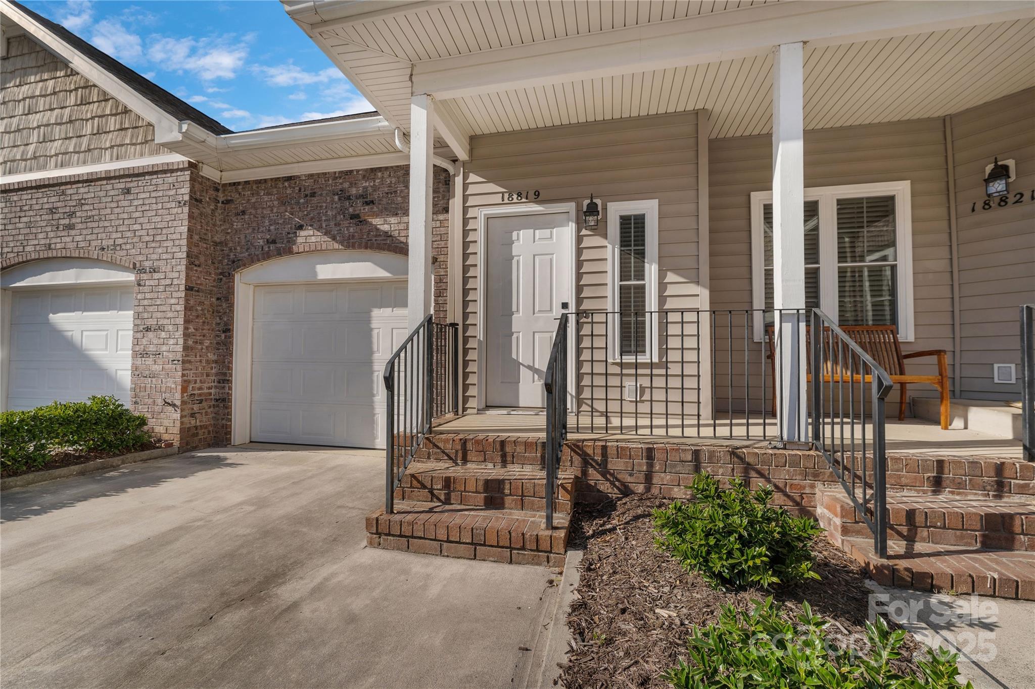 18819 Cloverstone Circle Property Photo 1