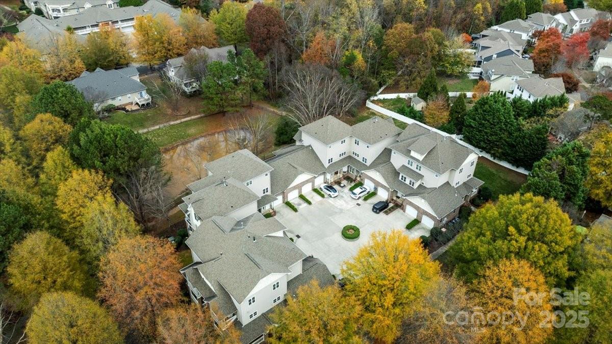 18819 Cloverstone Circle Property Photo 3