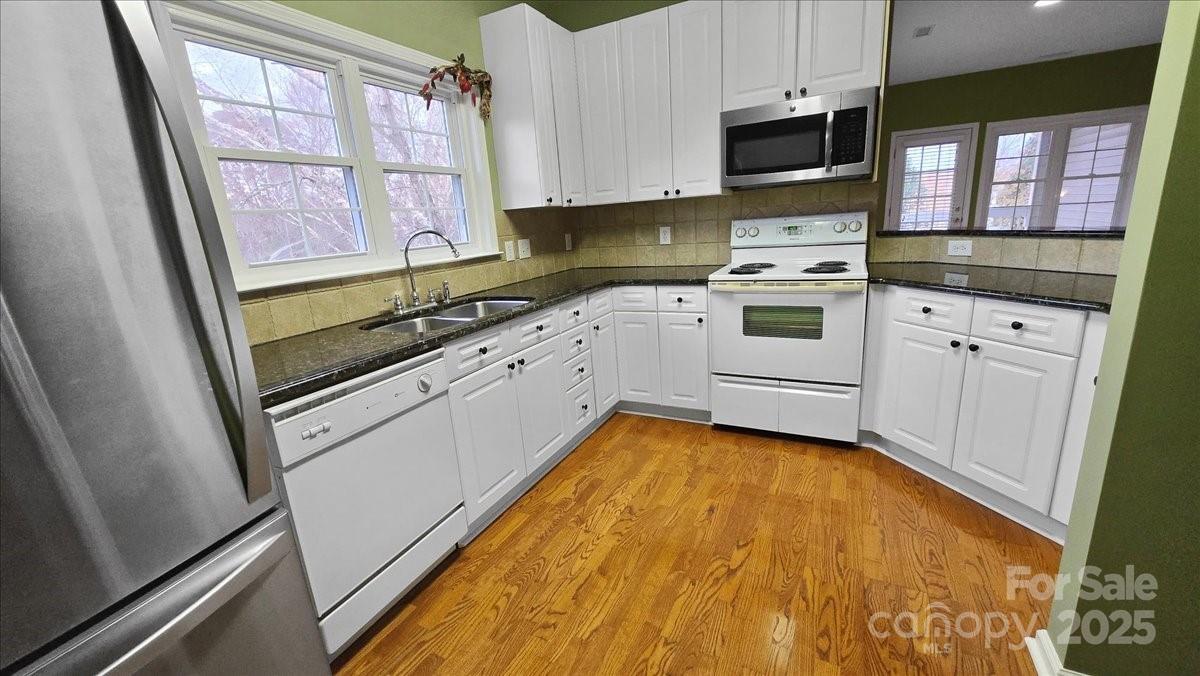 18819 Cloverstone Circle Property Photo 10