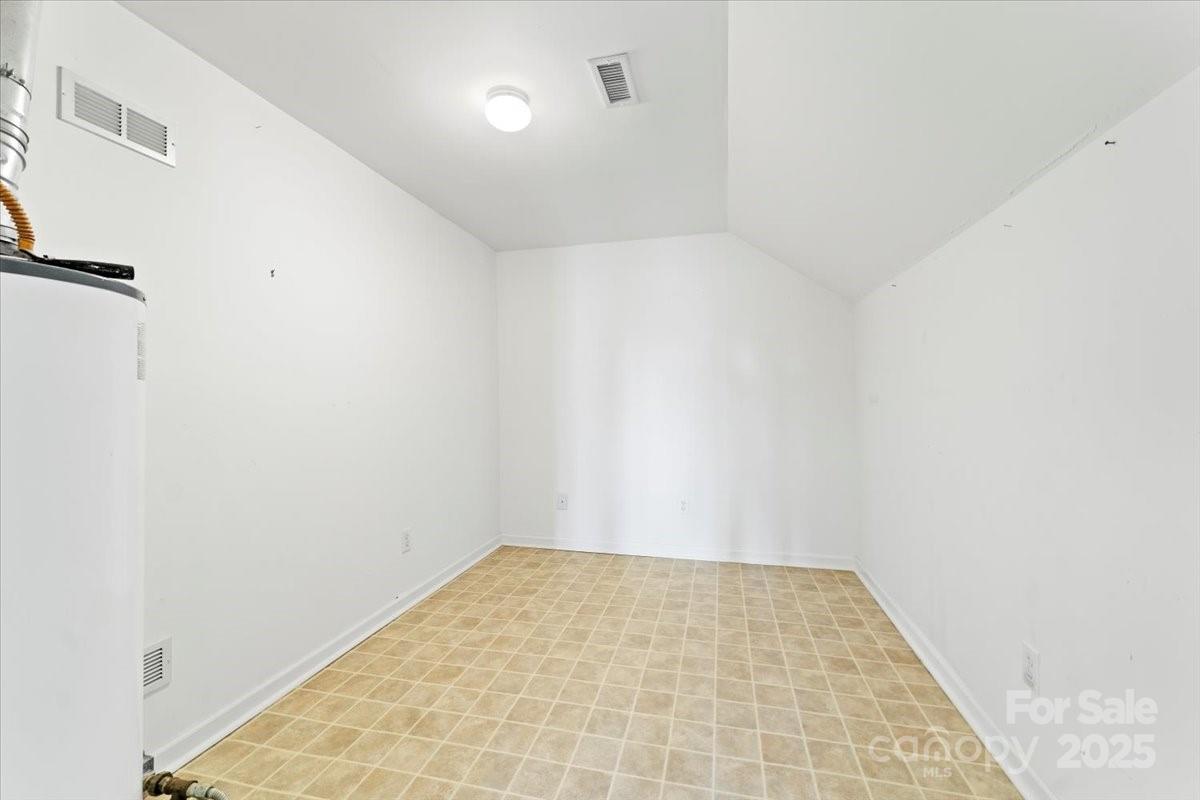 18819 Cloverstone Circle Property Photo 12