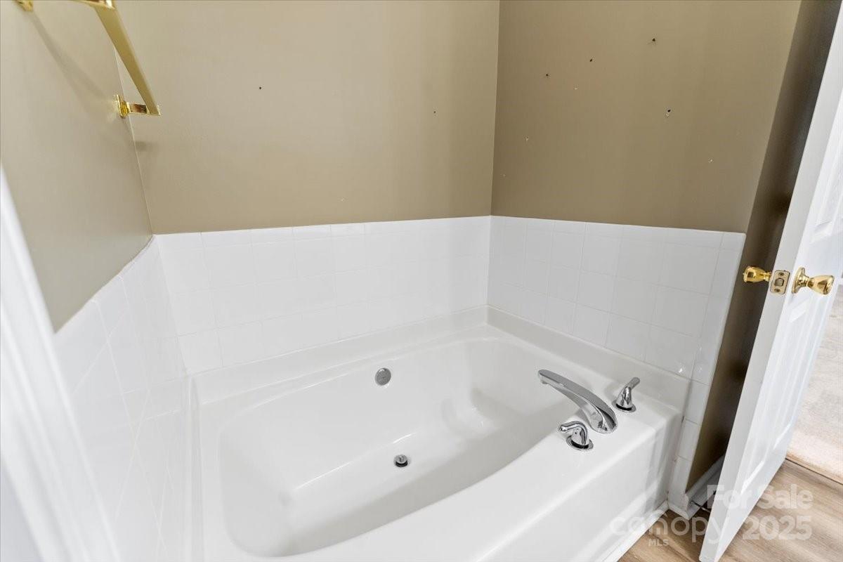 18819 Cloverstone Circle Property Photo 16