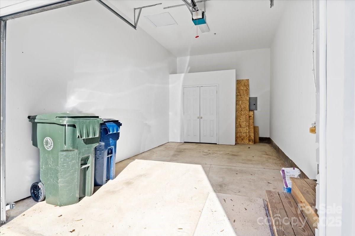 18819 Cloverstone Circle Property Photo 27
