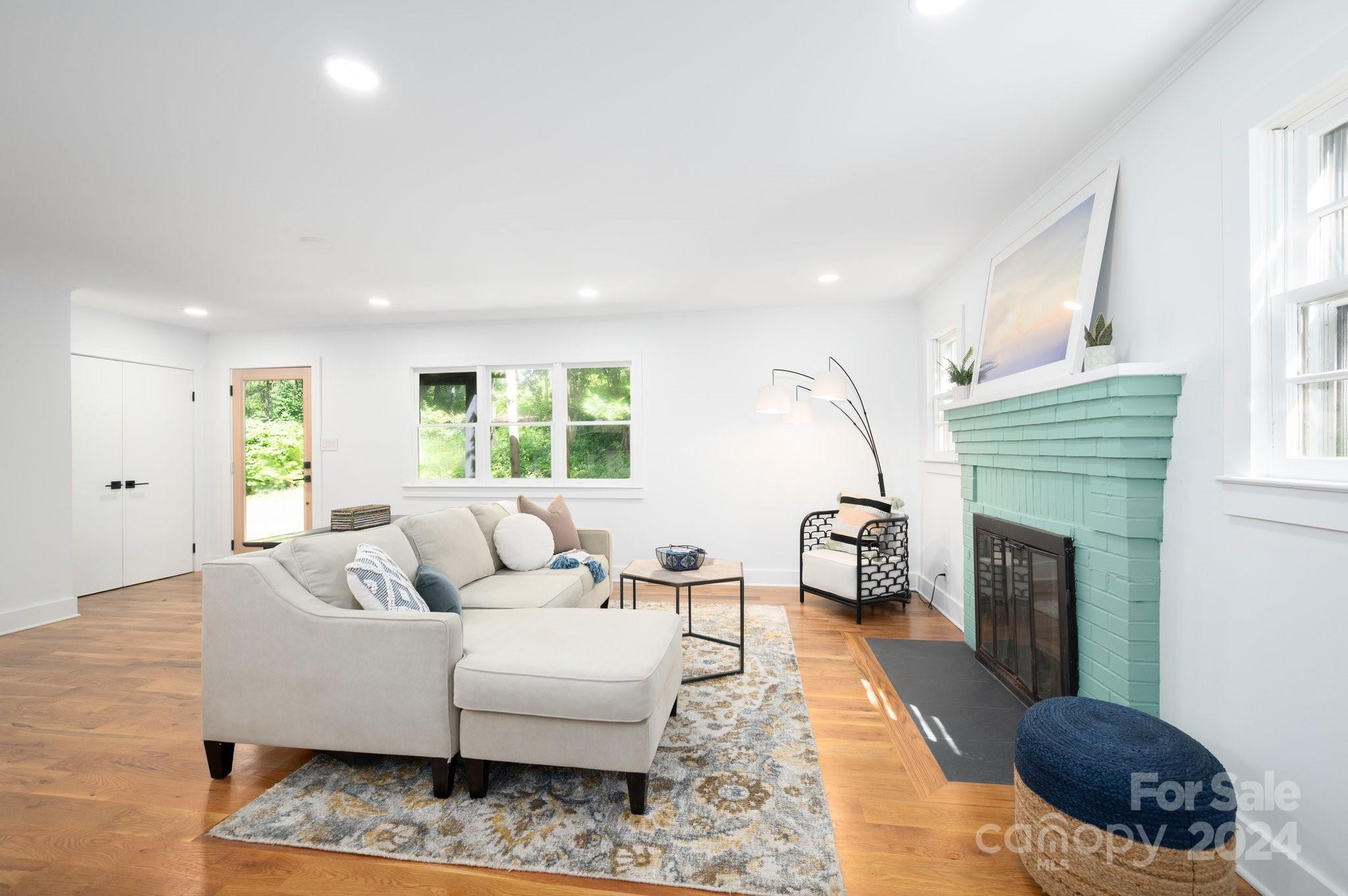 15 Yvonne Lane Property Photo 7