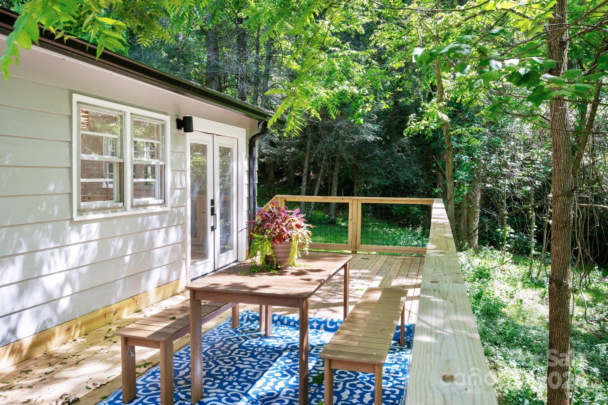 15 Yvonne Lane Property Photo 22