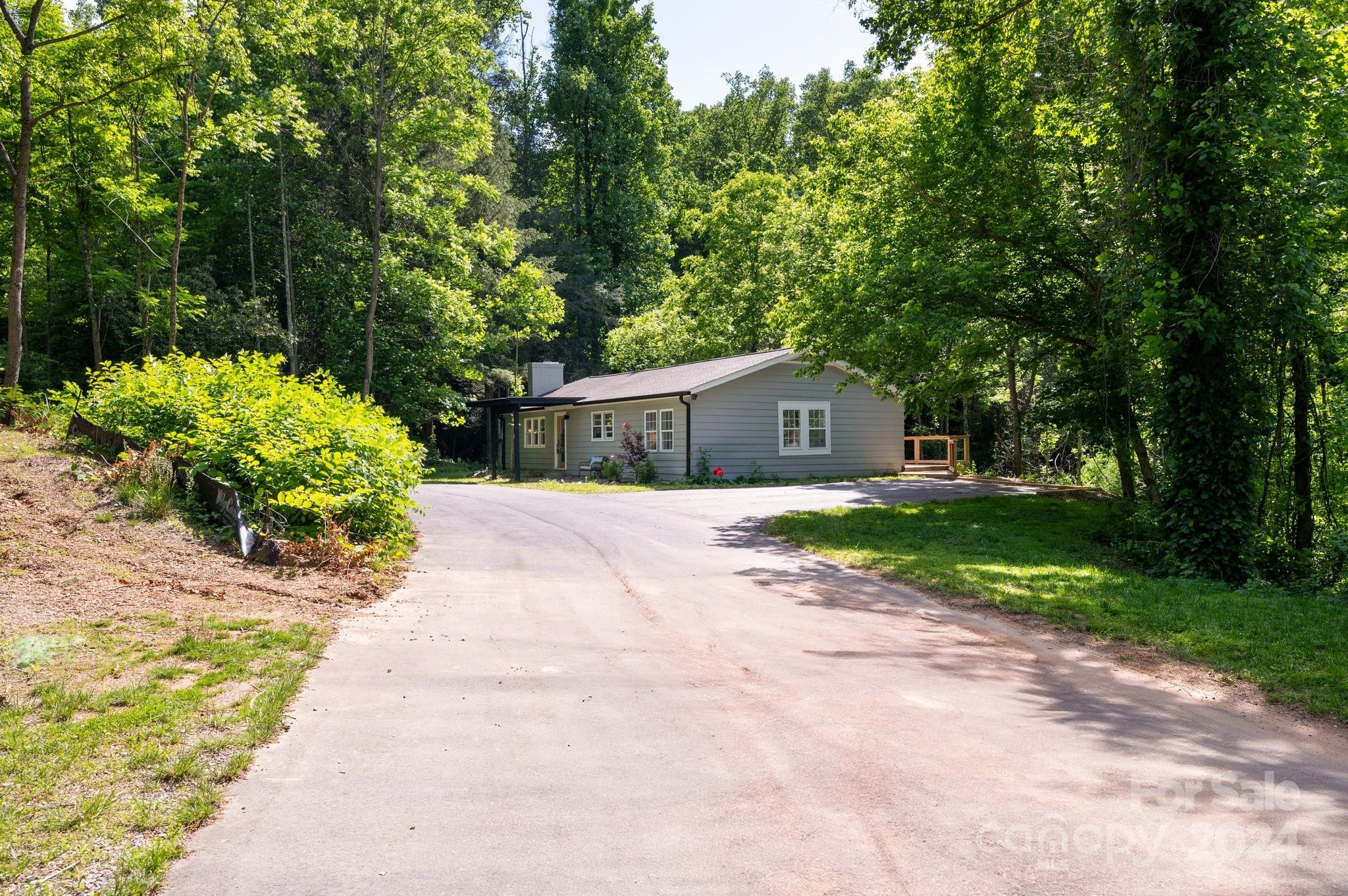 15 Yvonne Lane Property Photo 27