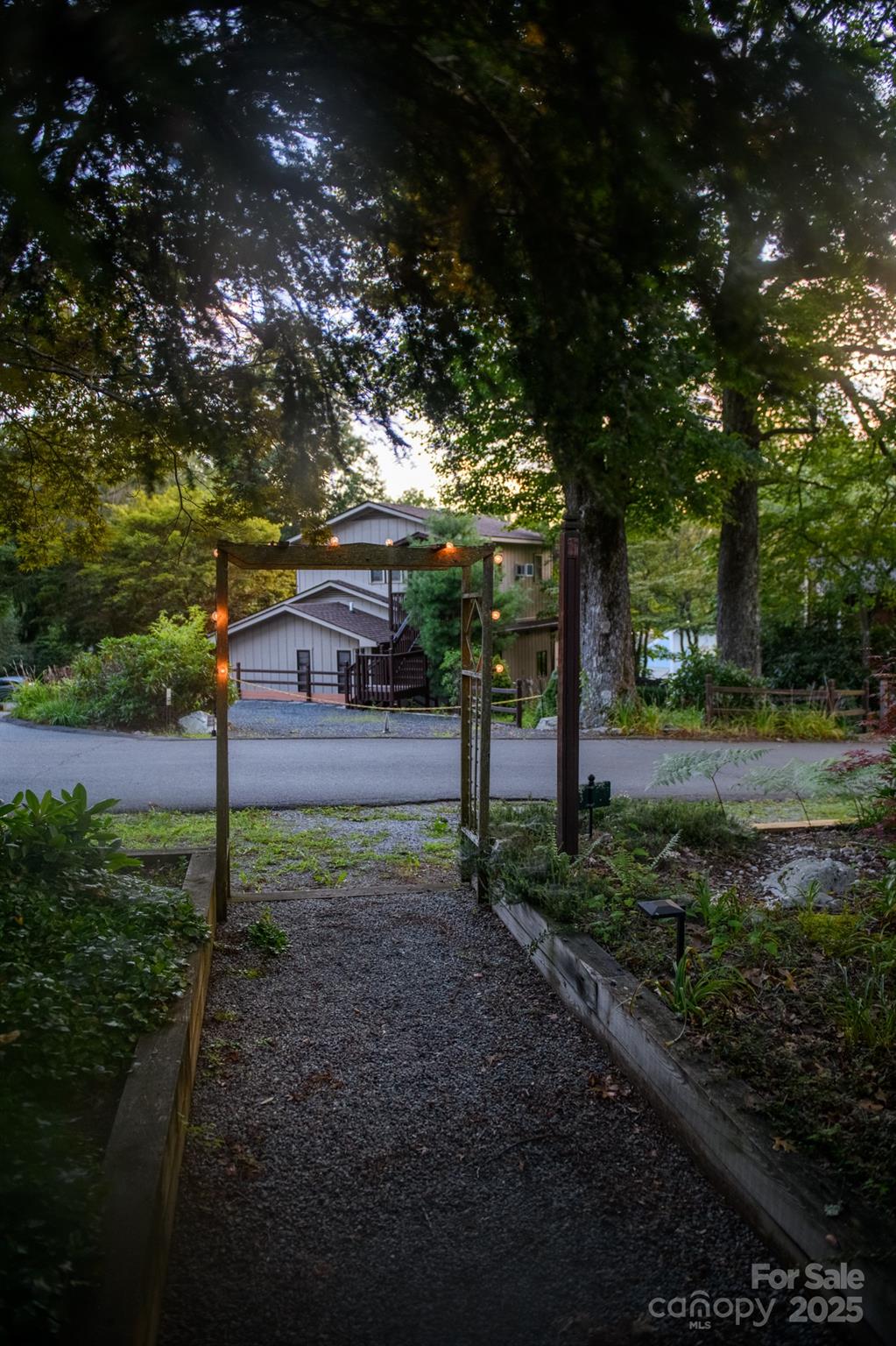 33 Summit Lane Property Photo 18