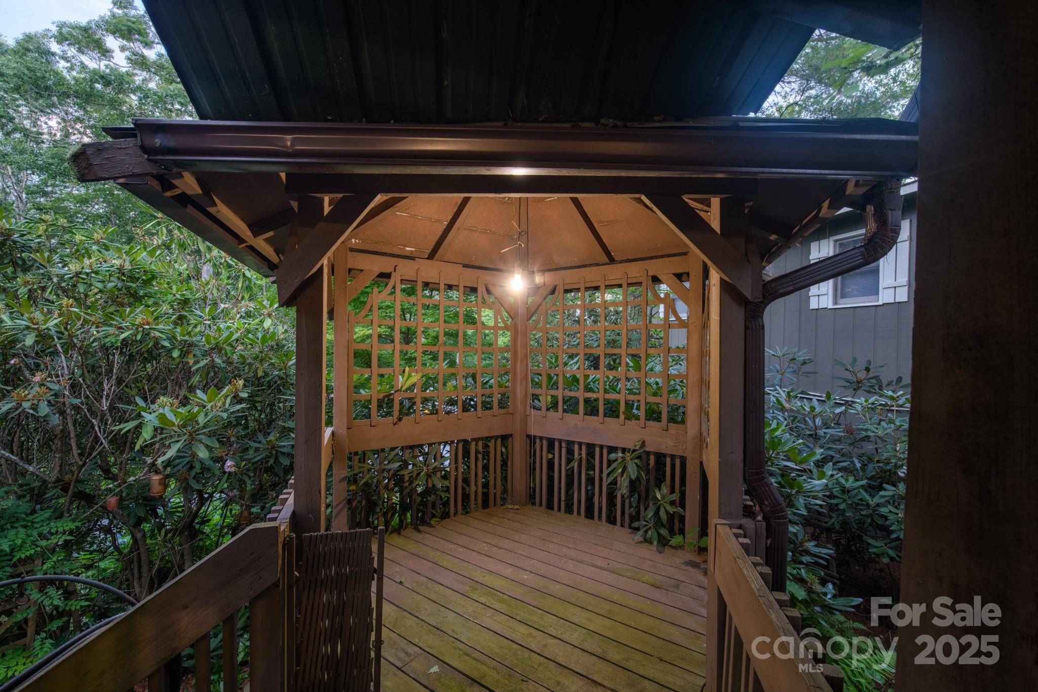 33 Summit Lane Property Photo 21