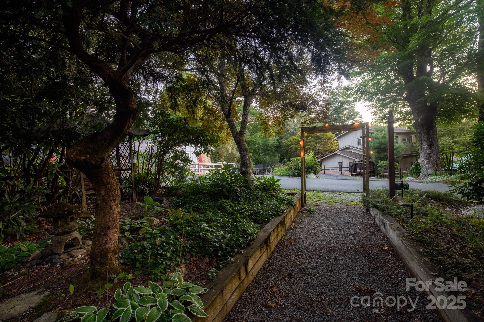 33 Summit Lane Property Photo 24