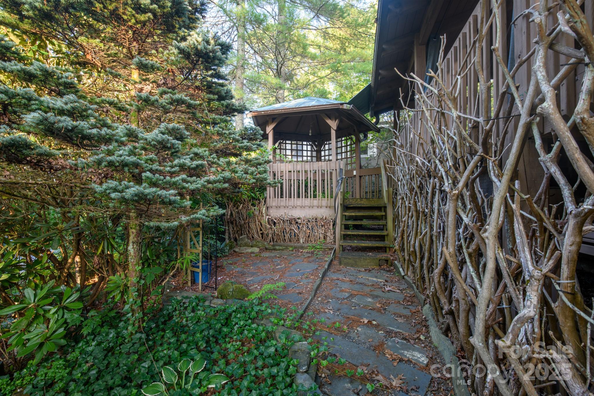 33 Summit Lane Property Photo 28