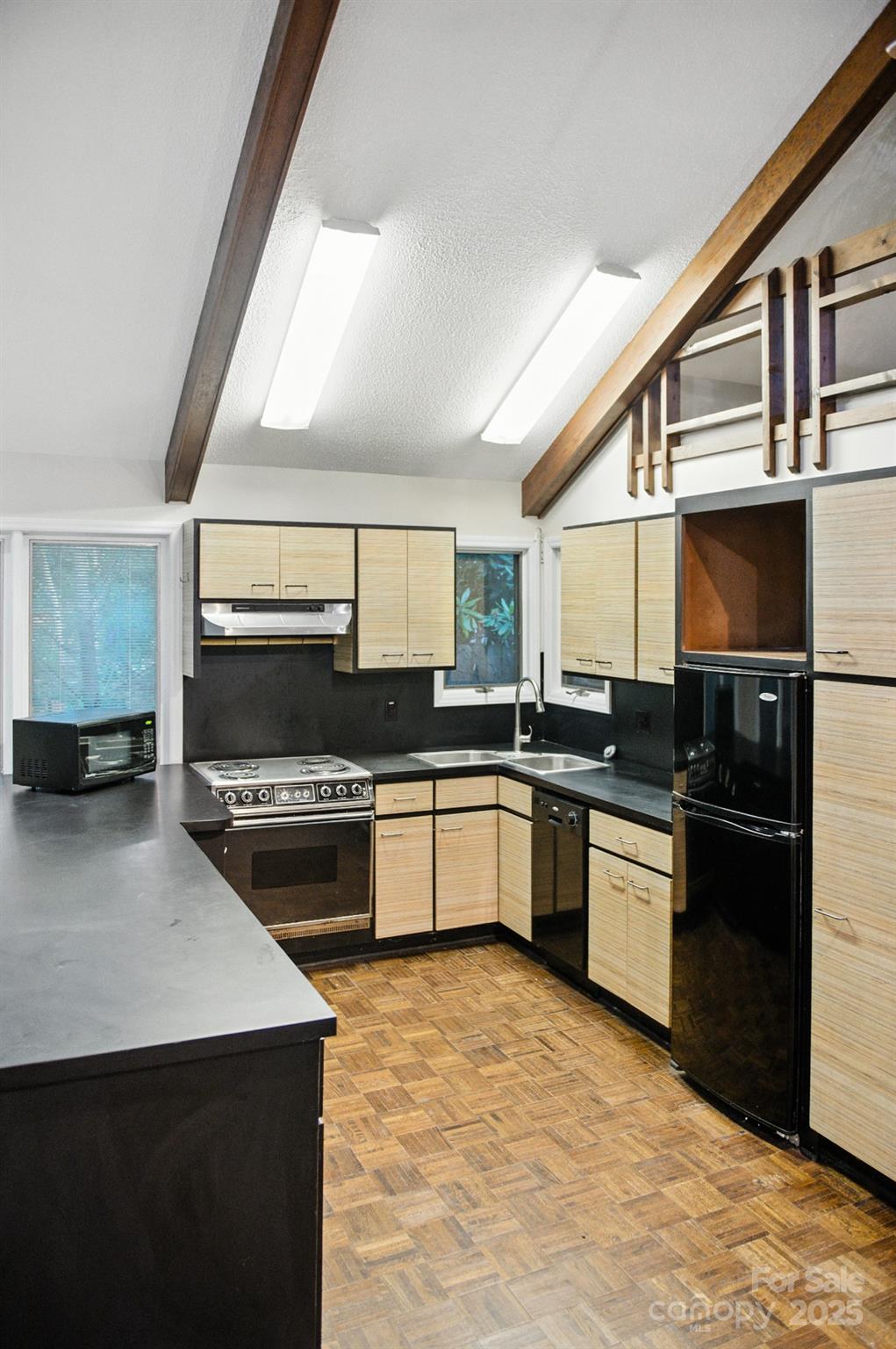 33 Summit Lane Property Photo 38