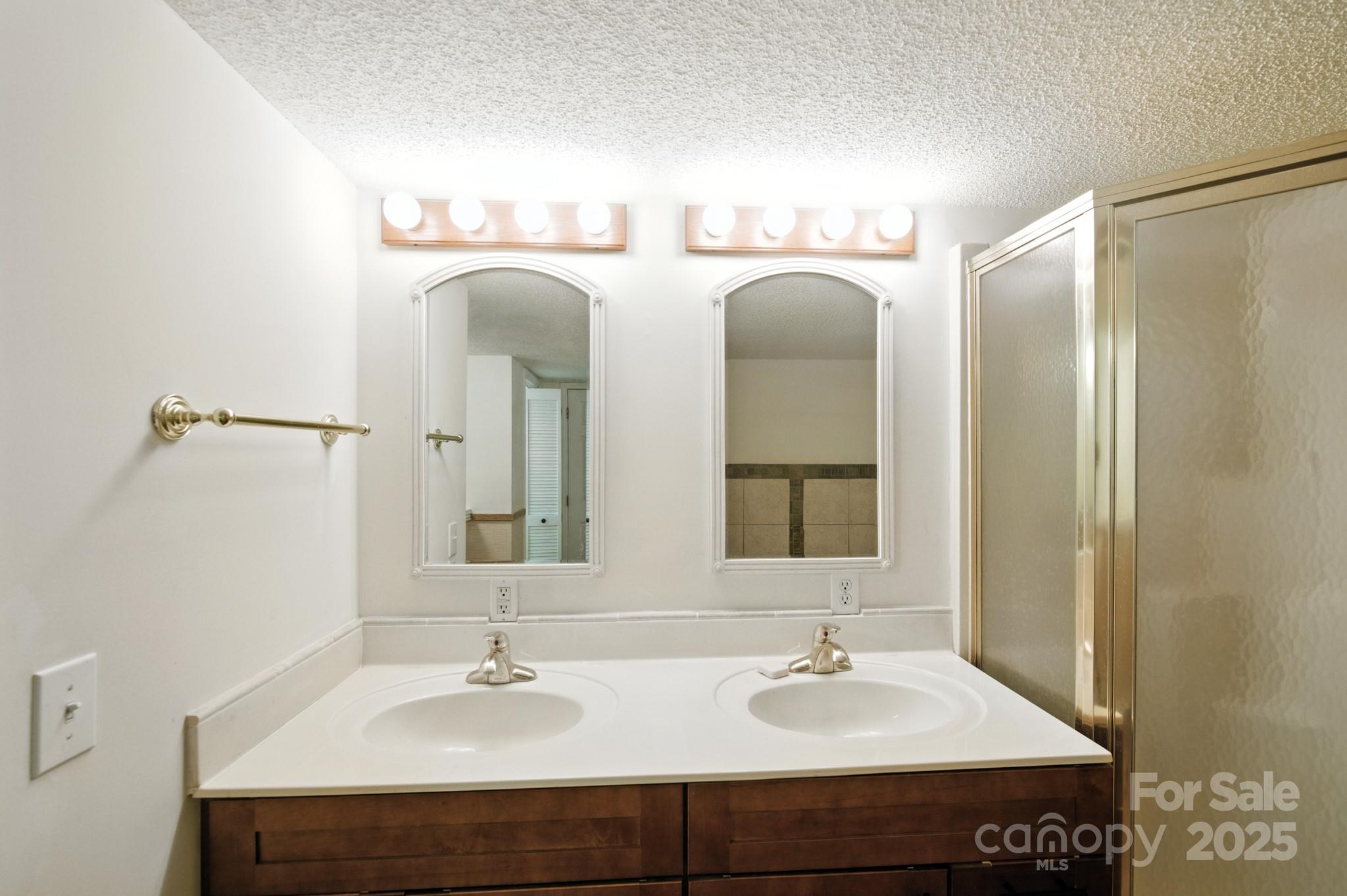 33 Summit Lane Property Photo 45