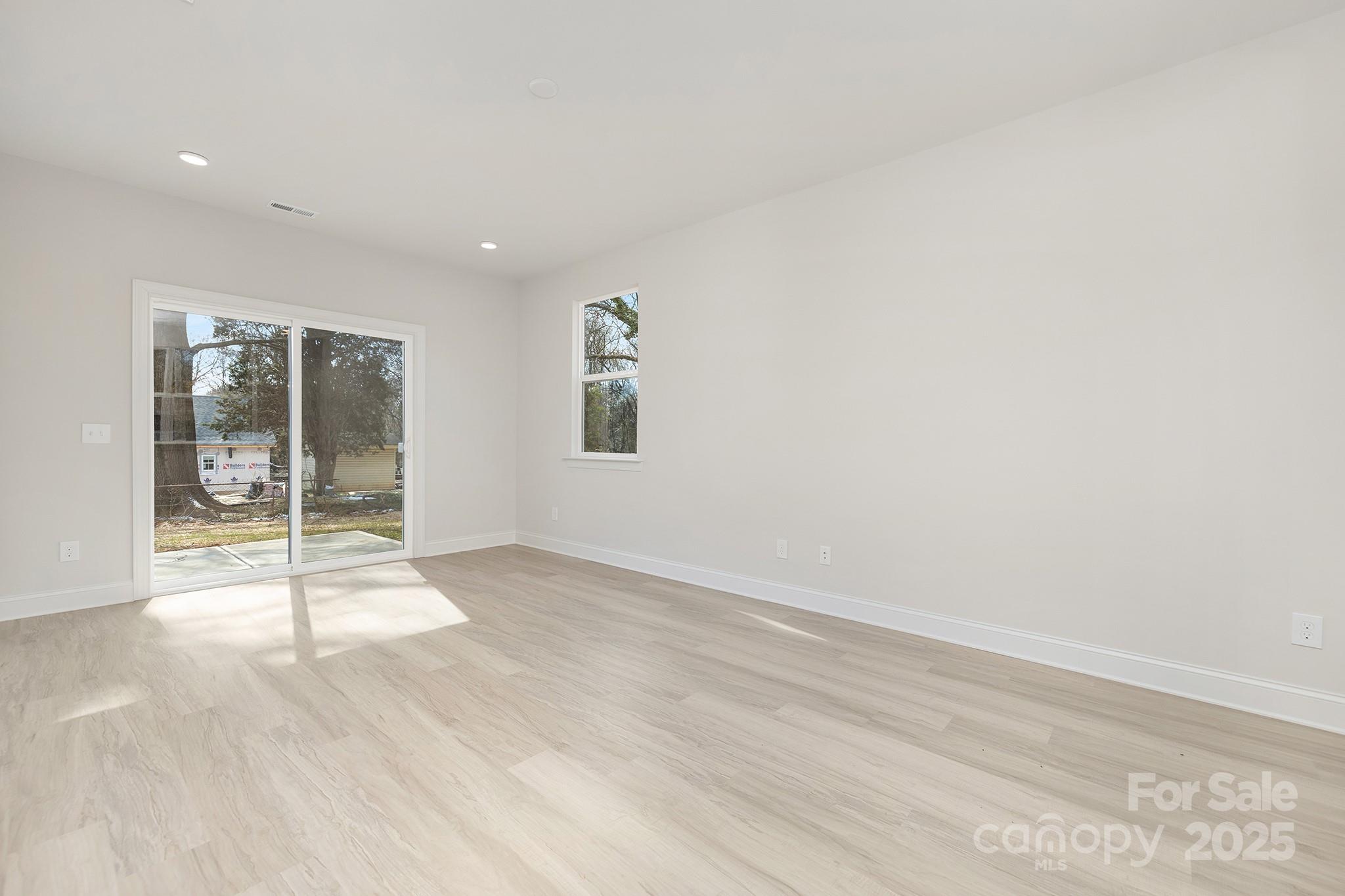 403 Durham Avenue Property Photo 7