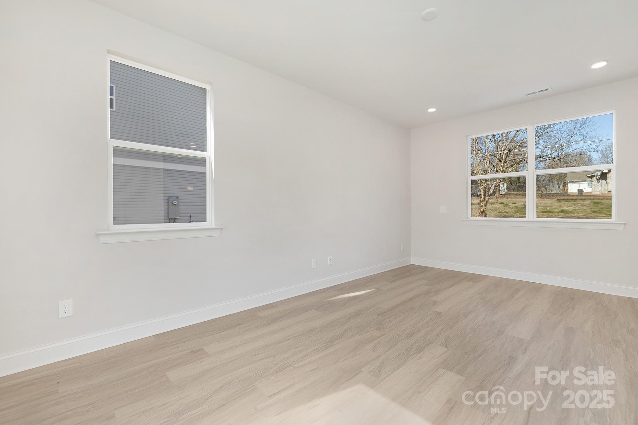 403 Durham Avenue Property Photo 10