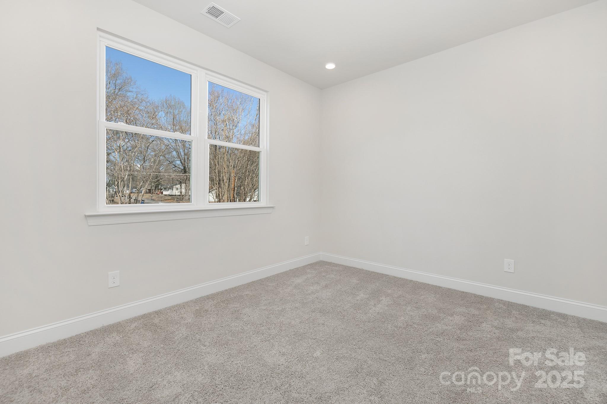 403 Durham Avenue Property Photo 11