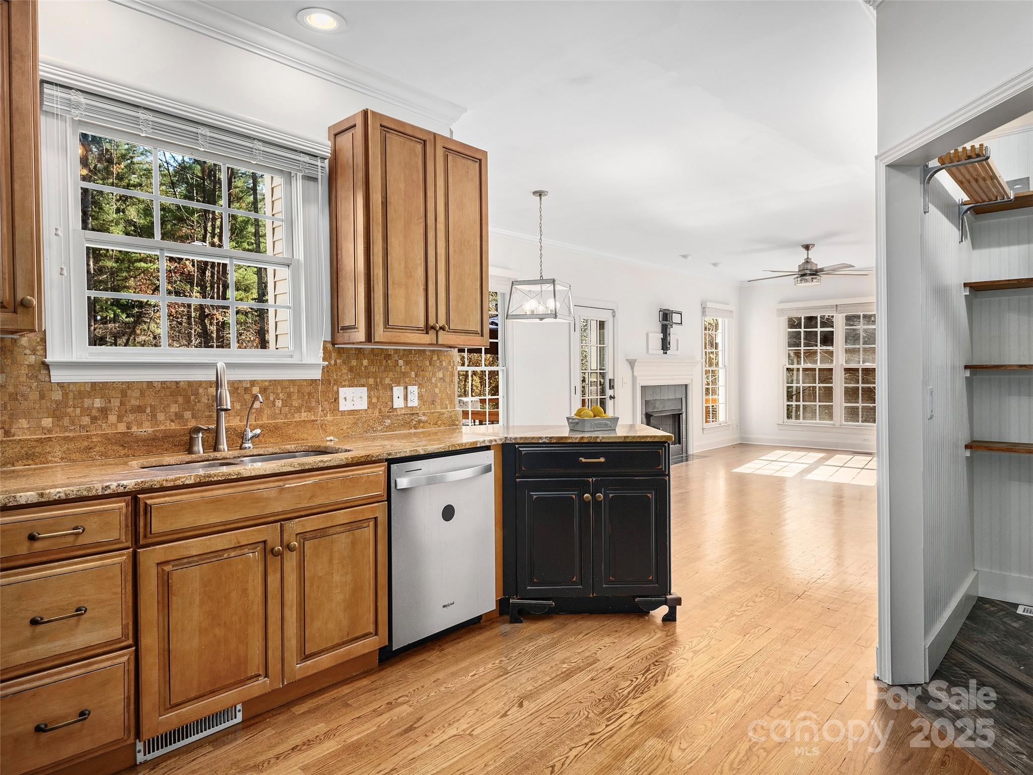 906 Woodvine Road Property Photo 10