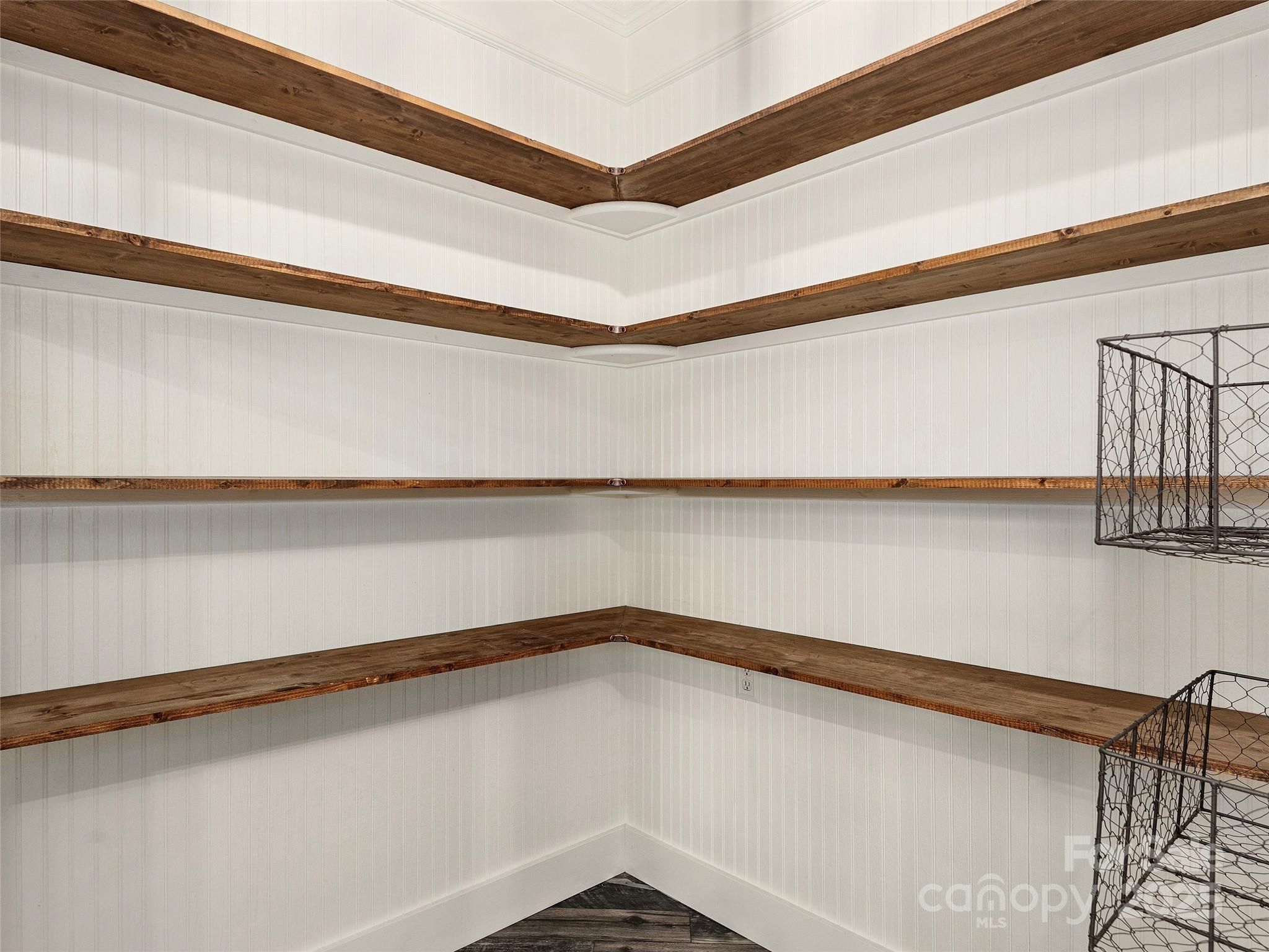 906 Woodvine Road Property Photo 14