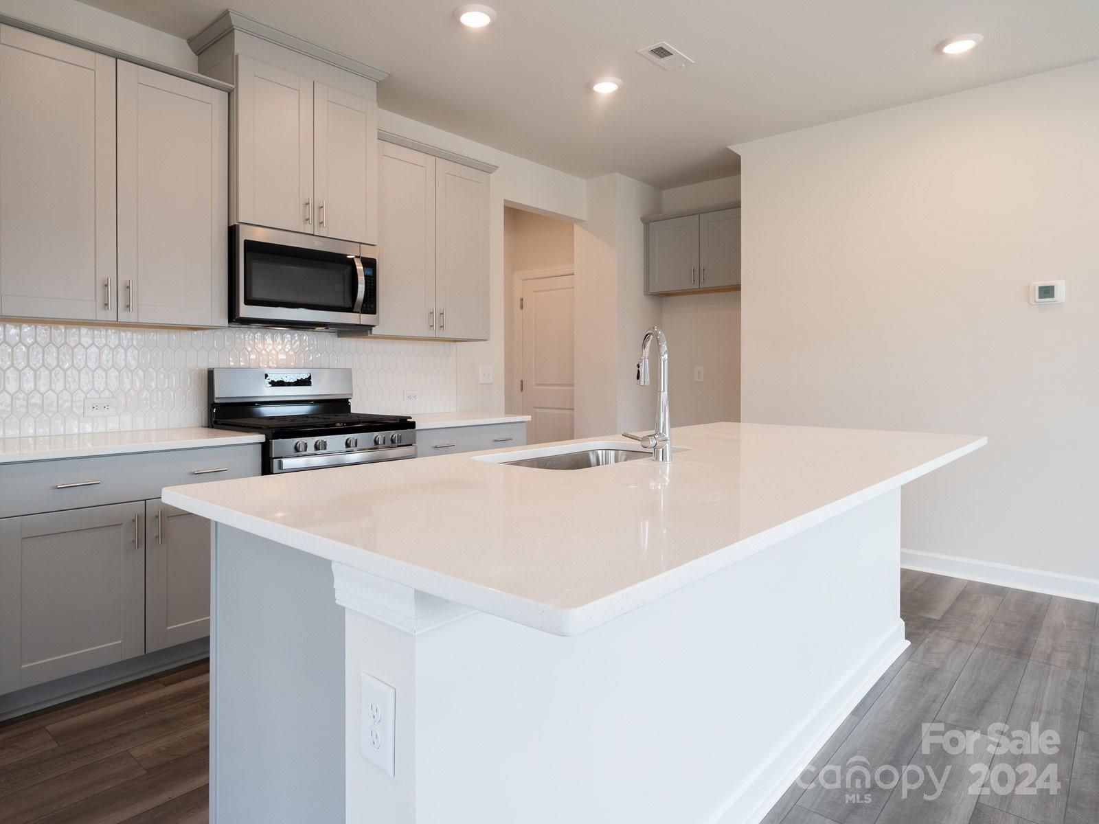 913 Smithcliffs Trail Property Photo 6