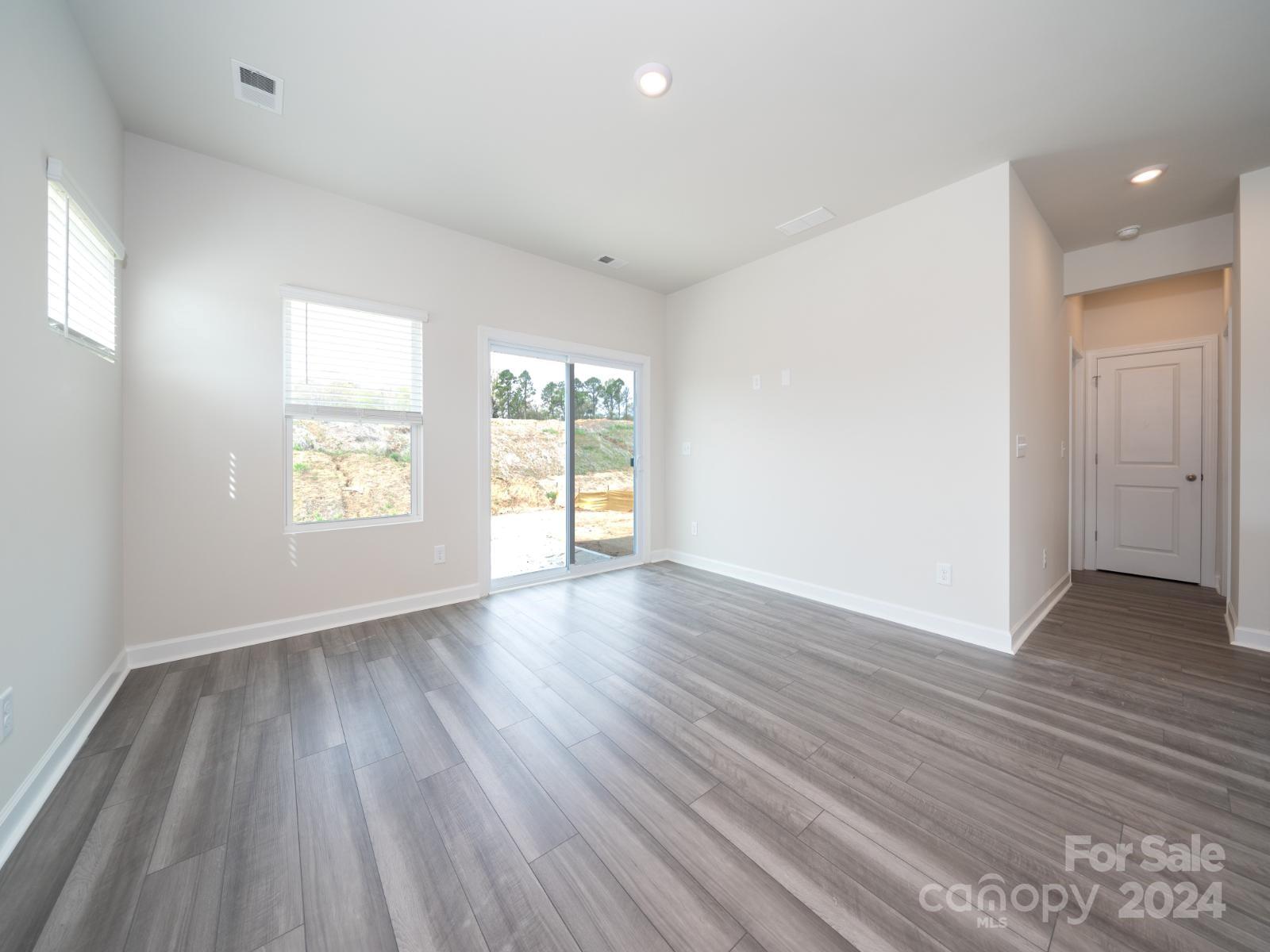 913 Smithcliffs Trail Property Photo 8