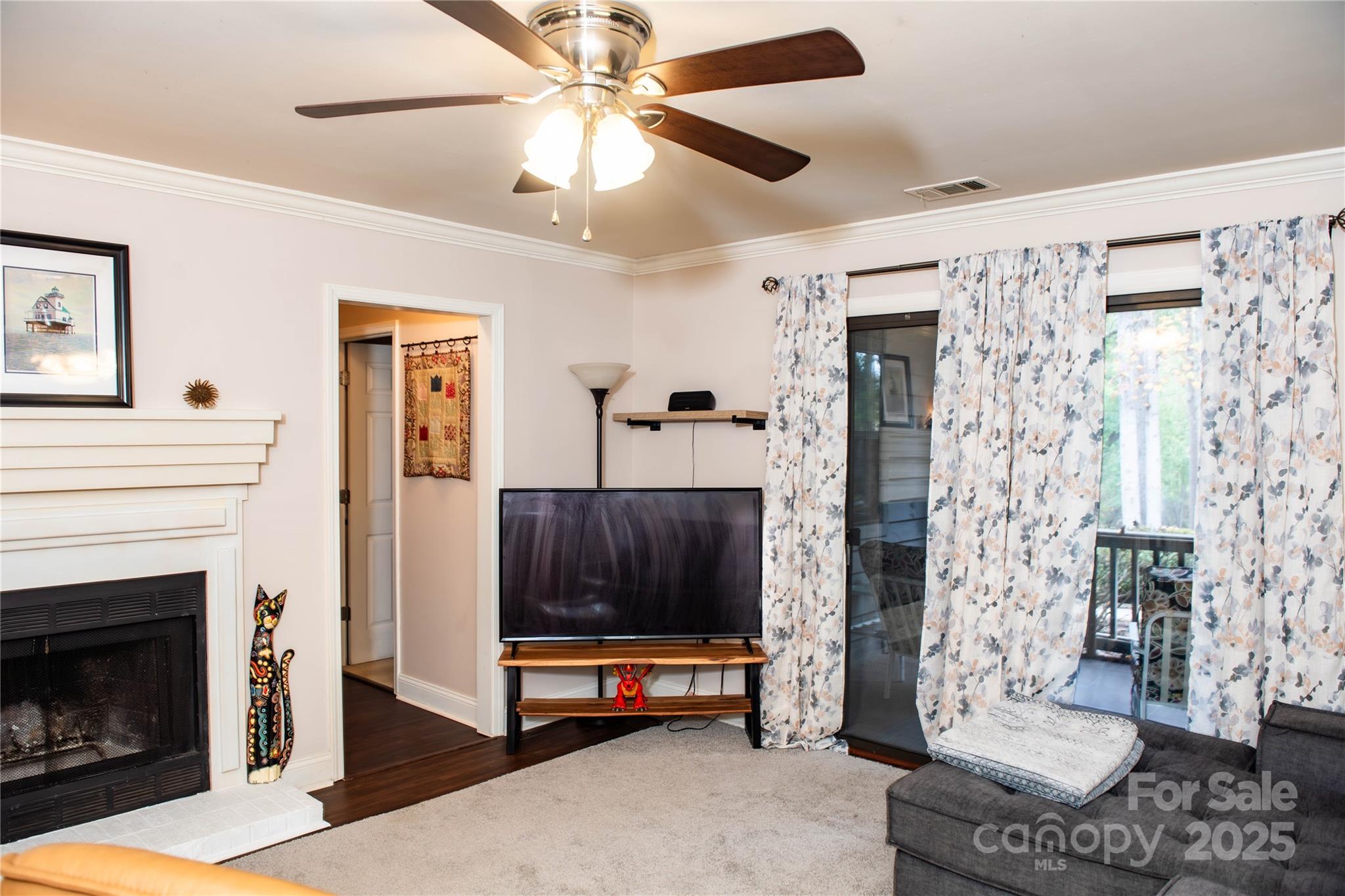 4130 Charlotte Highway G Property Photo 6