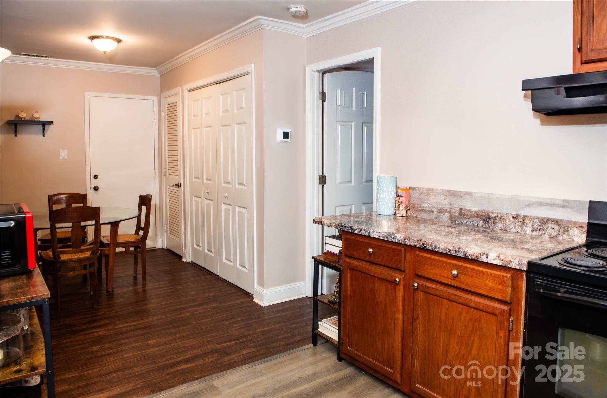 4130 Charlotte Highway G Property Photo 10