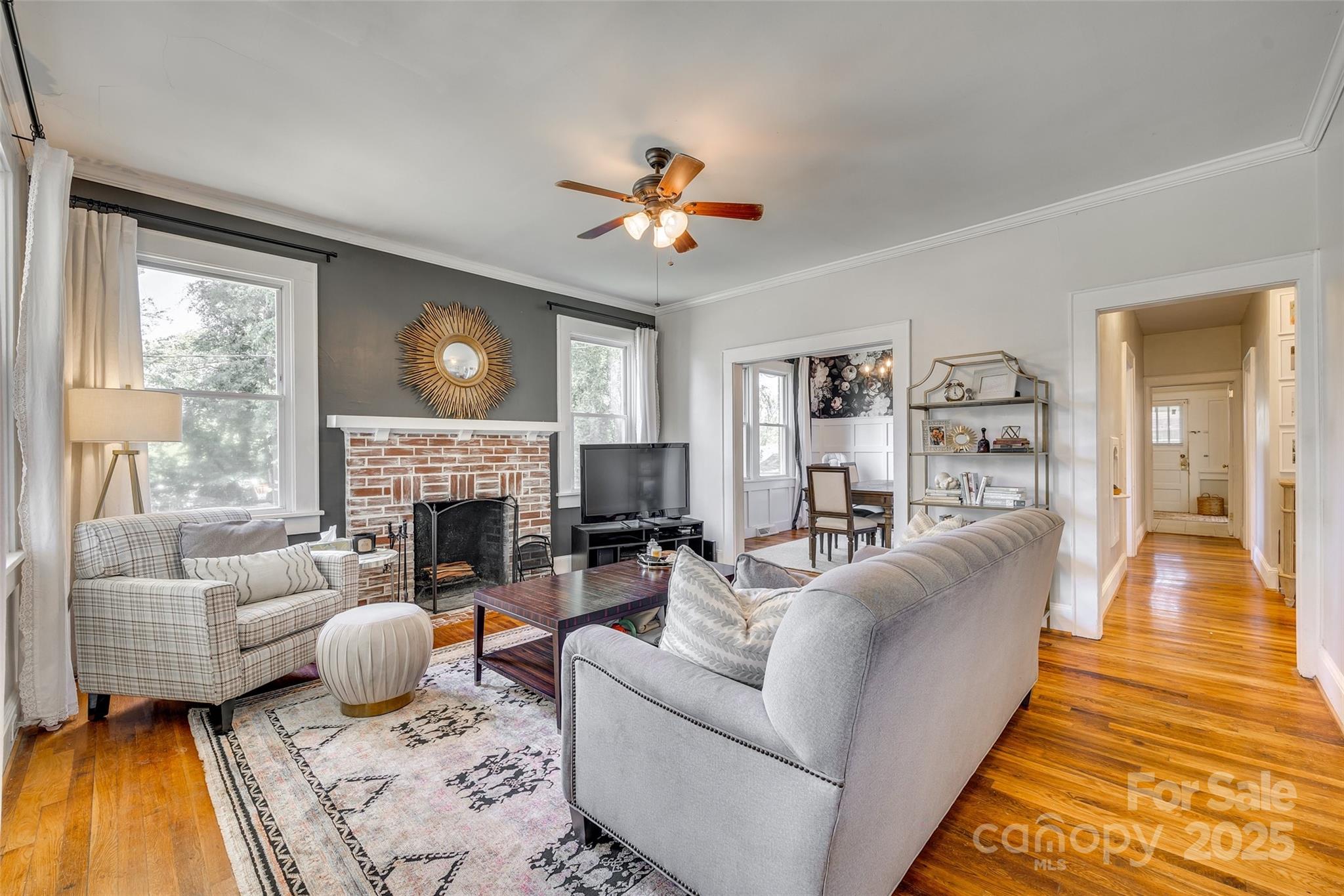915 Finley Road Property Photo 1