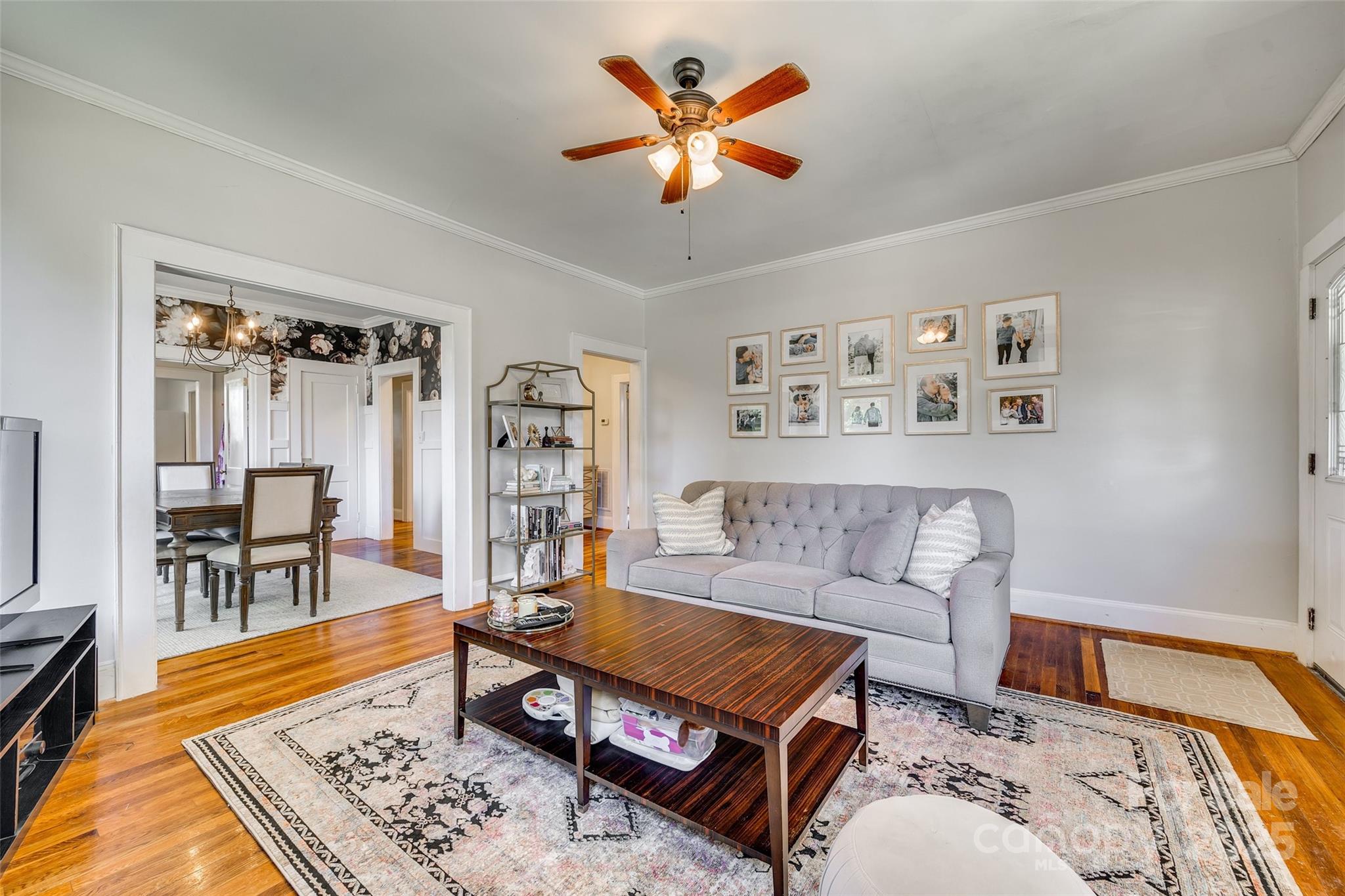 915 Finley Road Property Photo 4
