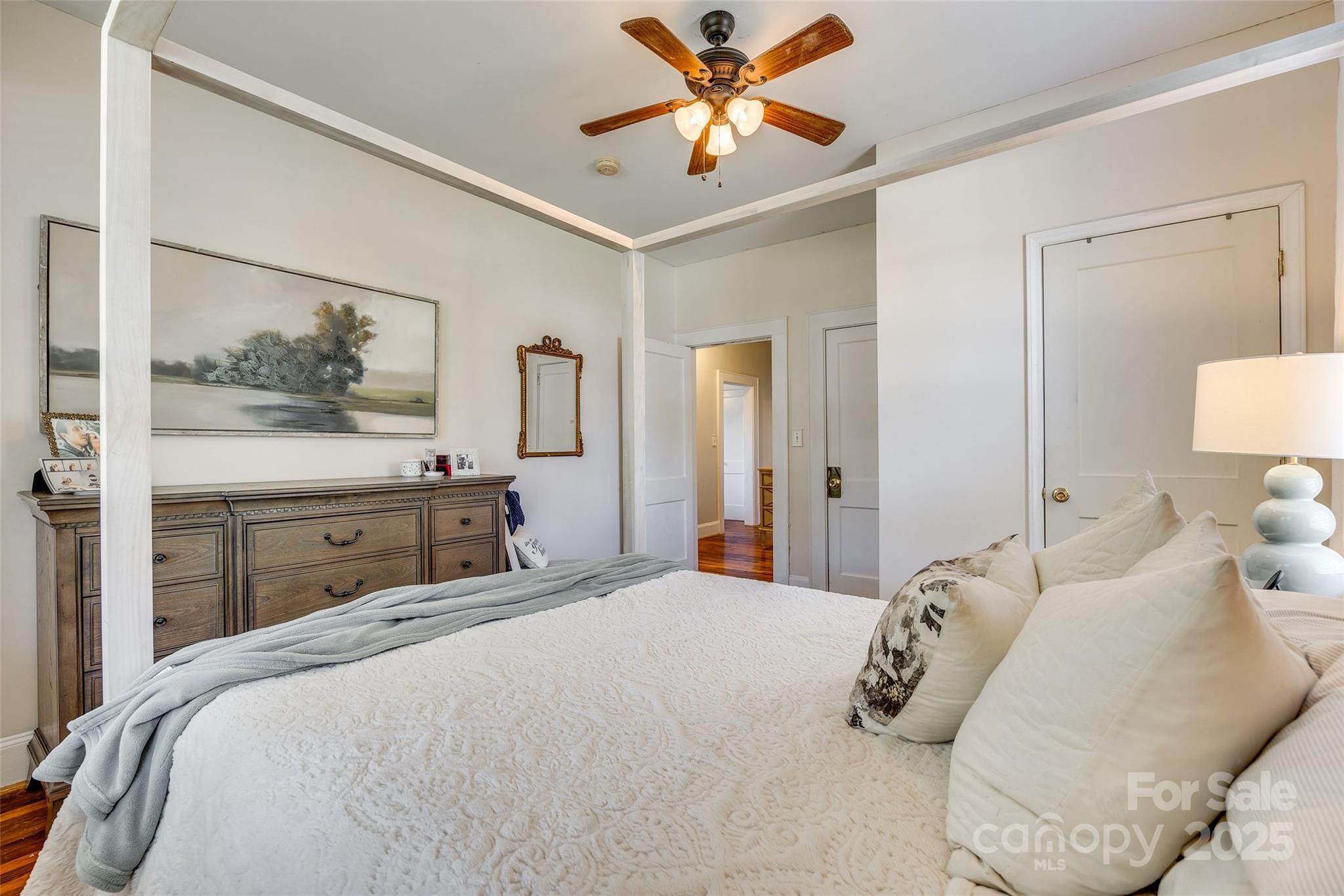 915 Finley Road Property Photo 8