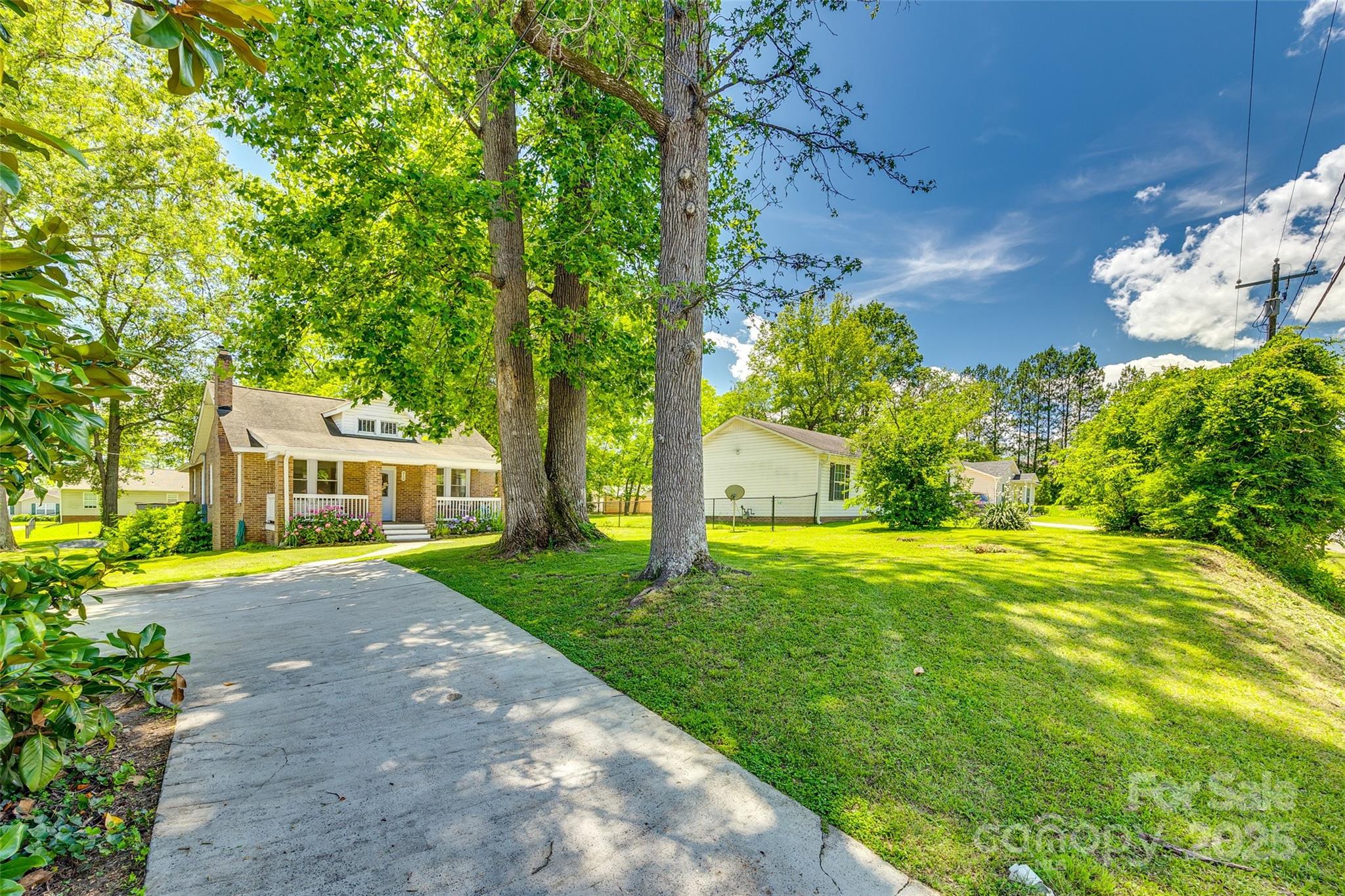 915 Finley Road Property Photo 19