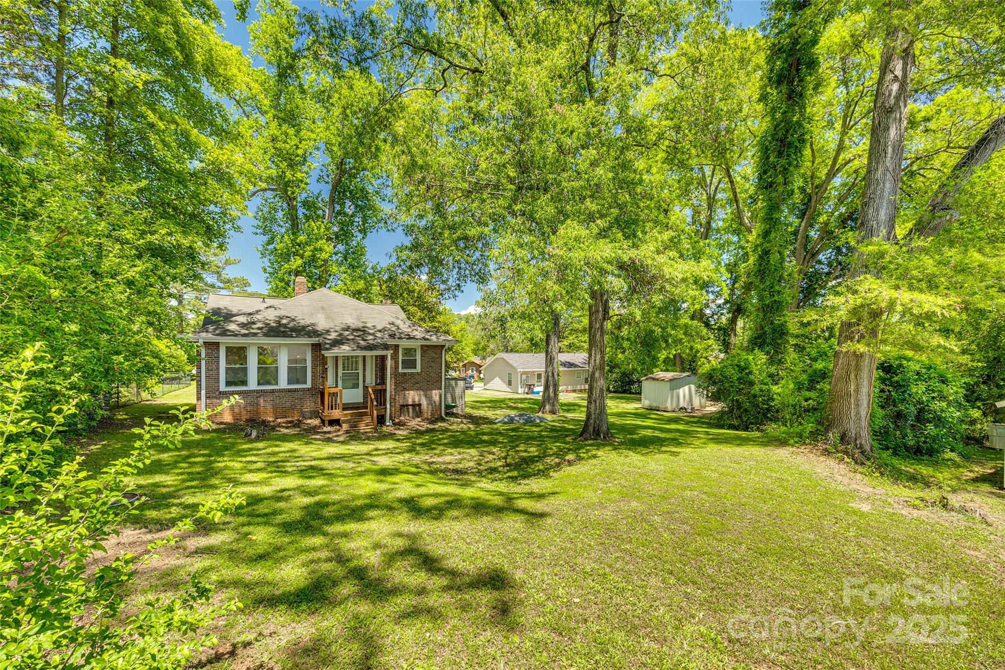 915 Finley Road Property Photo 22