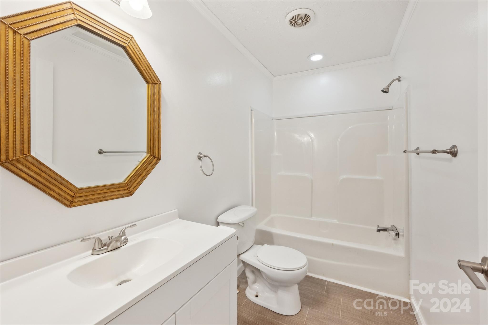 4066 General Howe Highway Property Photo 6