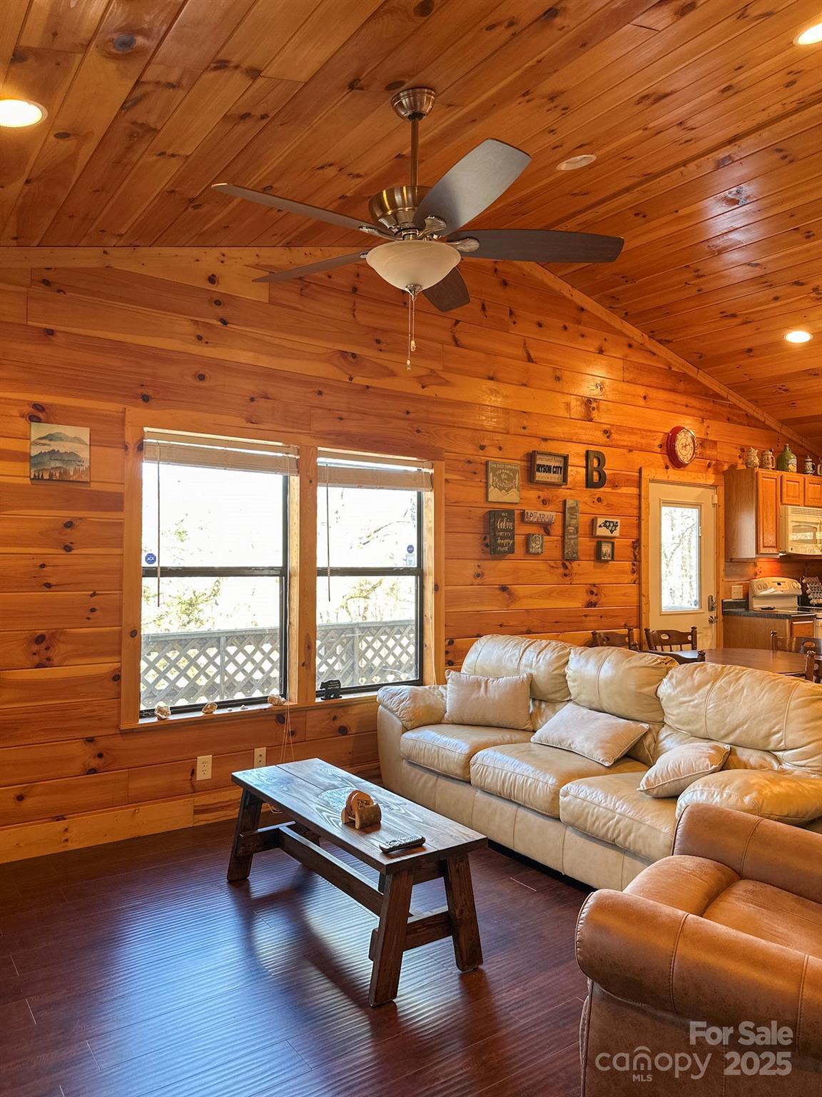 383 Blue Mist Mountain Road Property Photo 9
