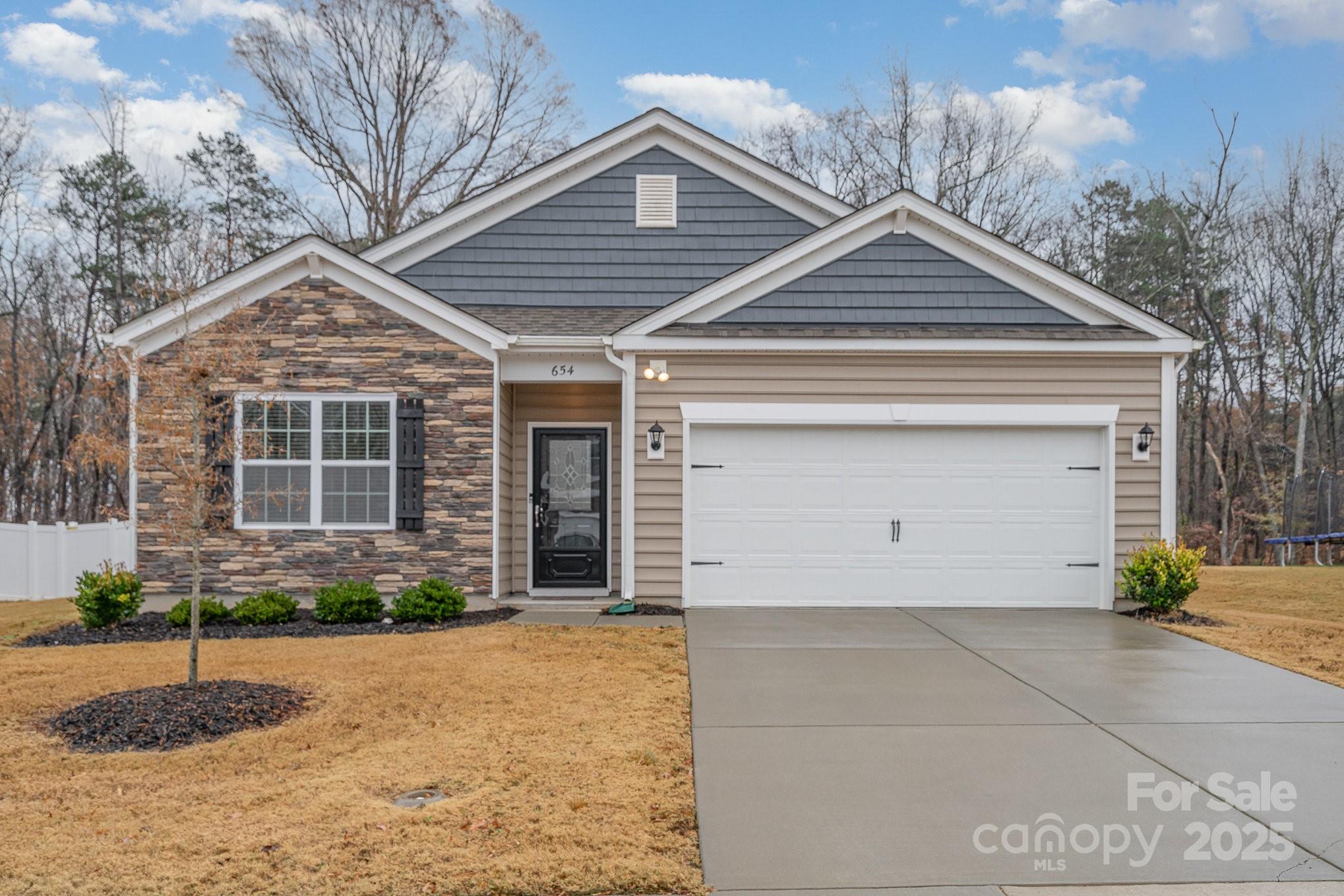 654 Saddlebred Lane Property Photo