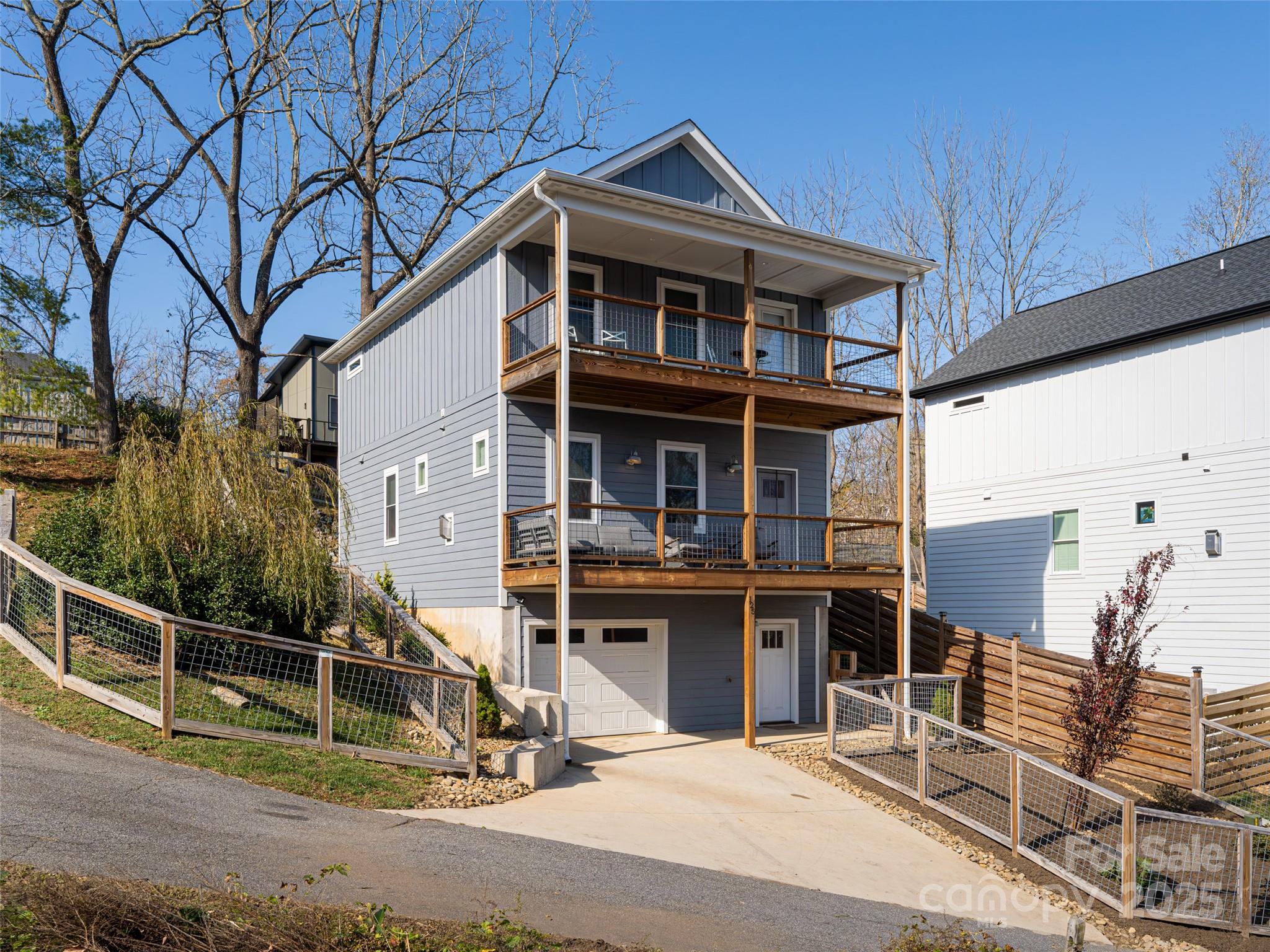 125 Waynesville Avenue Property Photo 3