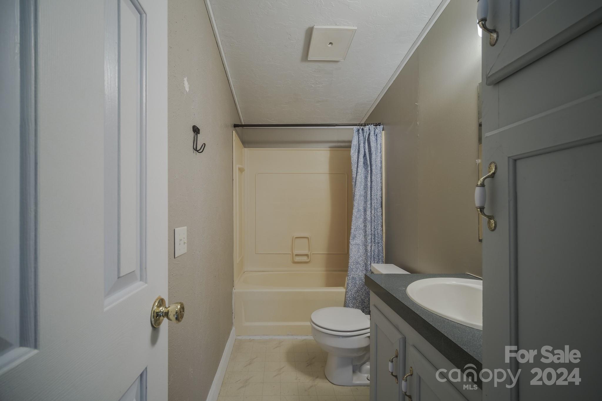 80 Viola Lane Property Photo 27