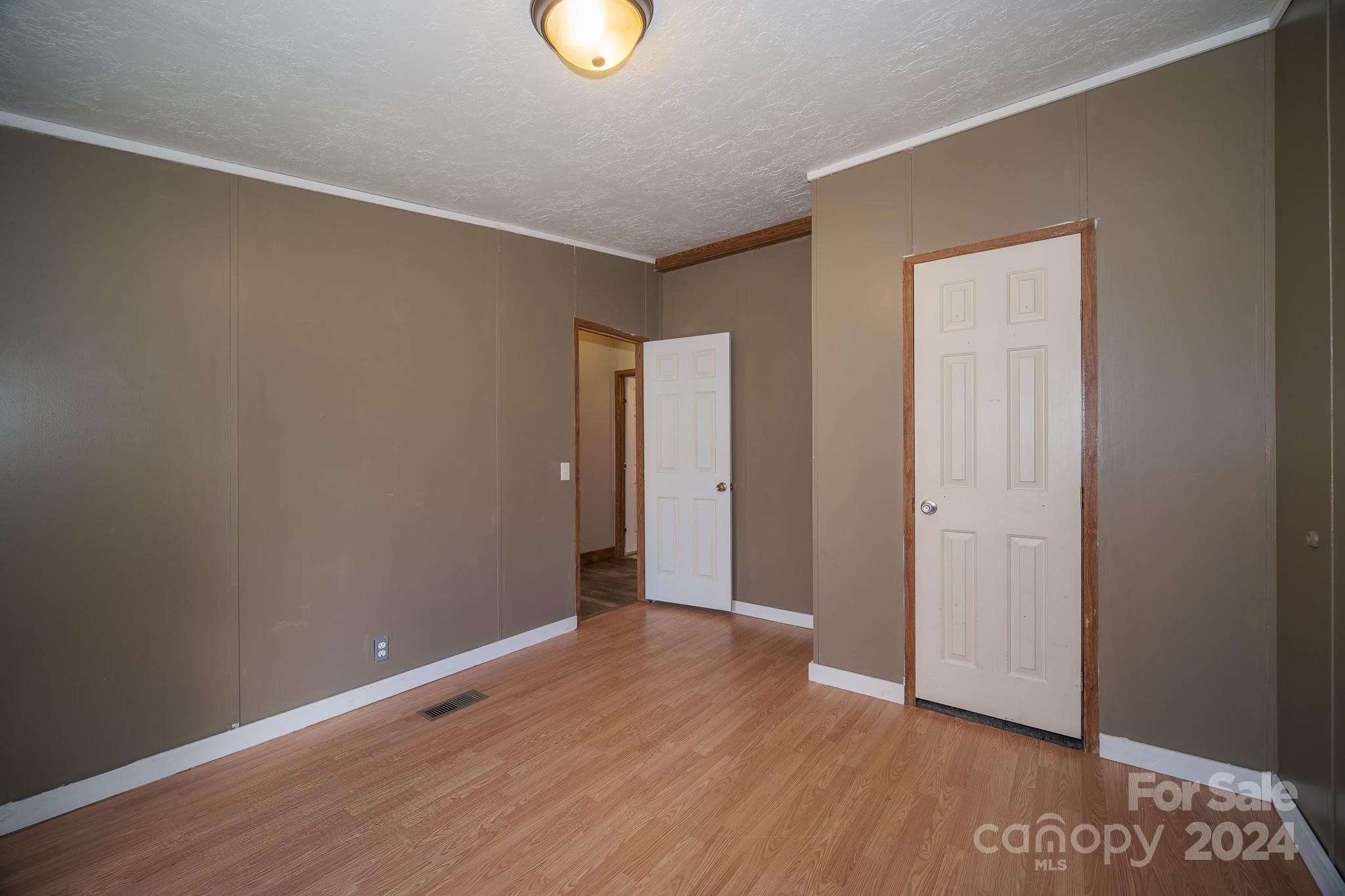 80 Viola Lane Property Photo 31