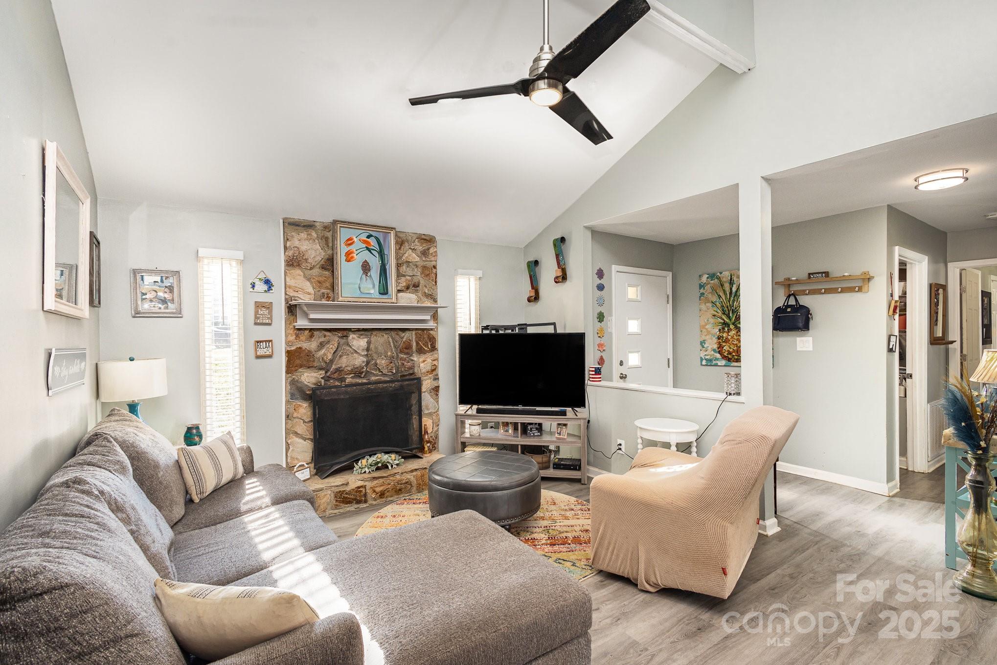 11800 Five Cedars Road Property Photo 3