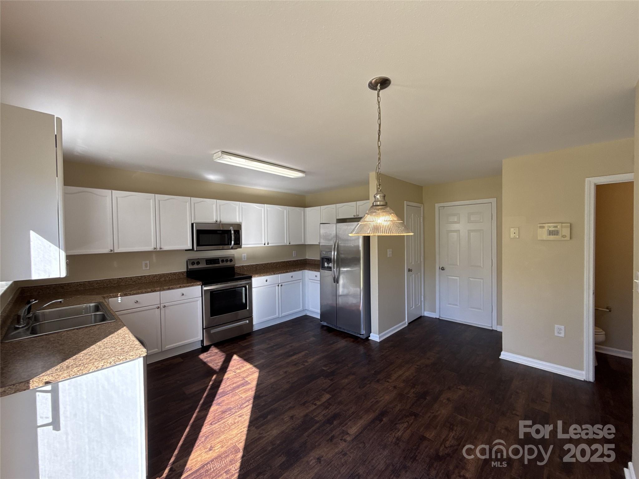 7131 Wandering Creek Drive Property Photo 7