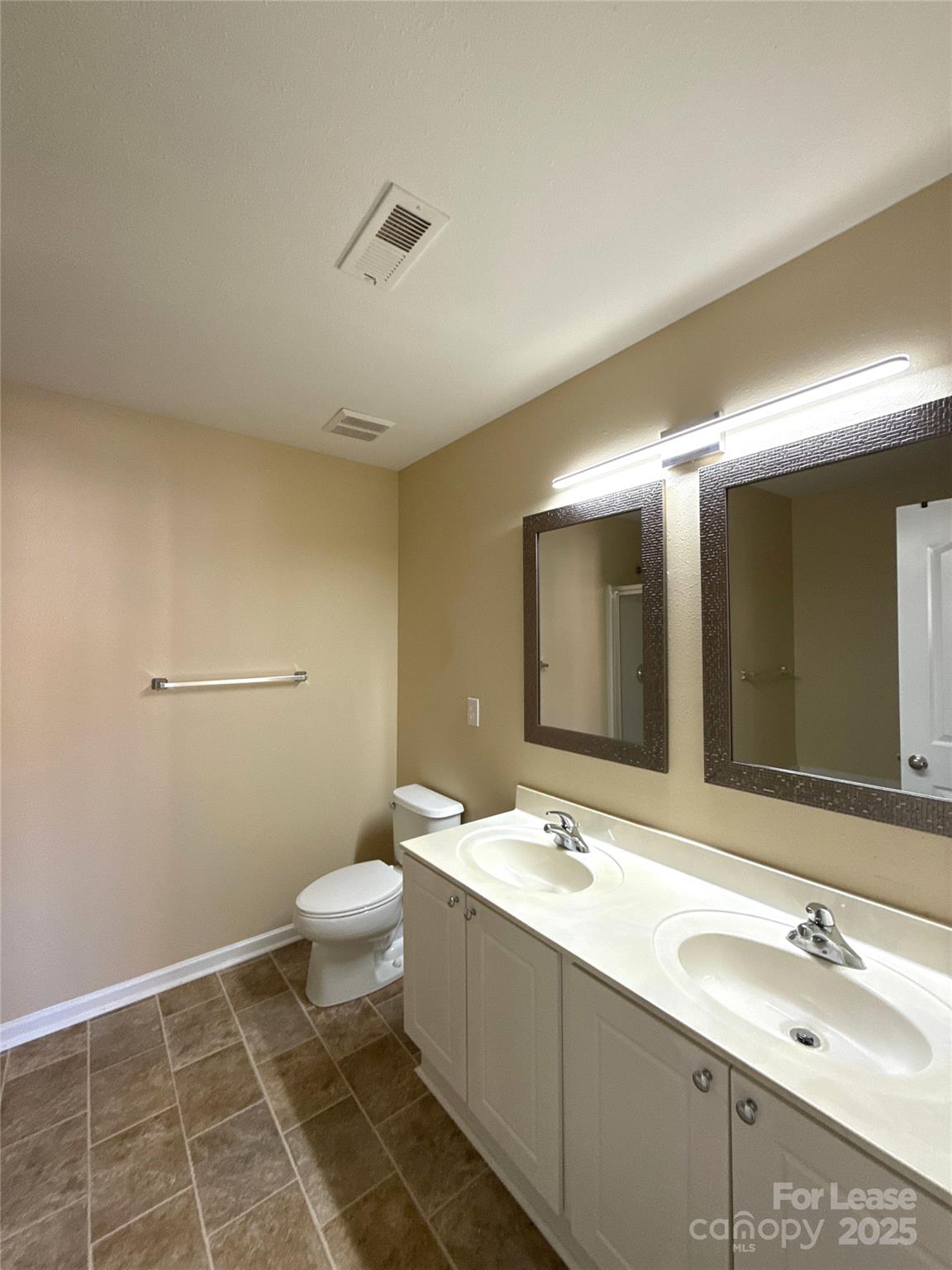 7131 Wandering Creek Drive Property Photo 11